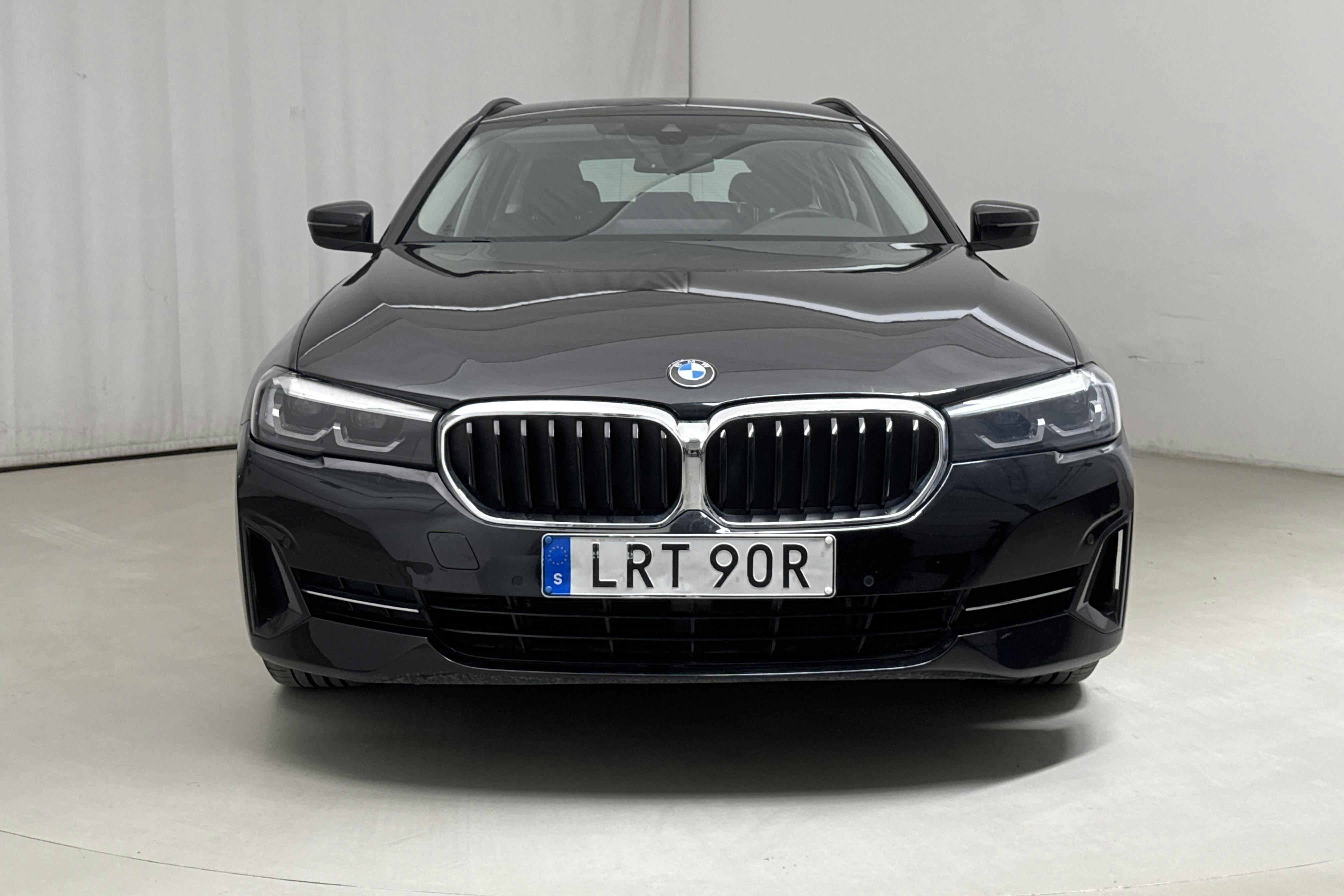 BMW 530e xDrive Touring, G31 12kWh LCI (292hk) - 72 970 km - Automatic - black - 2021
