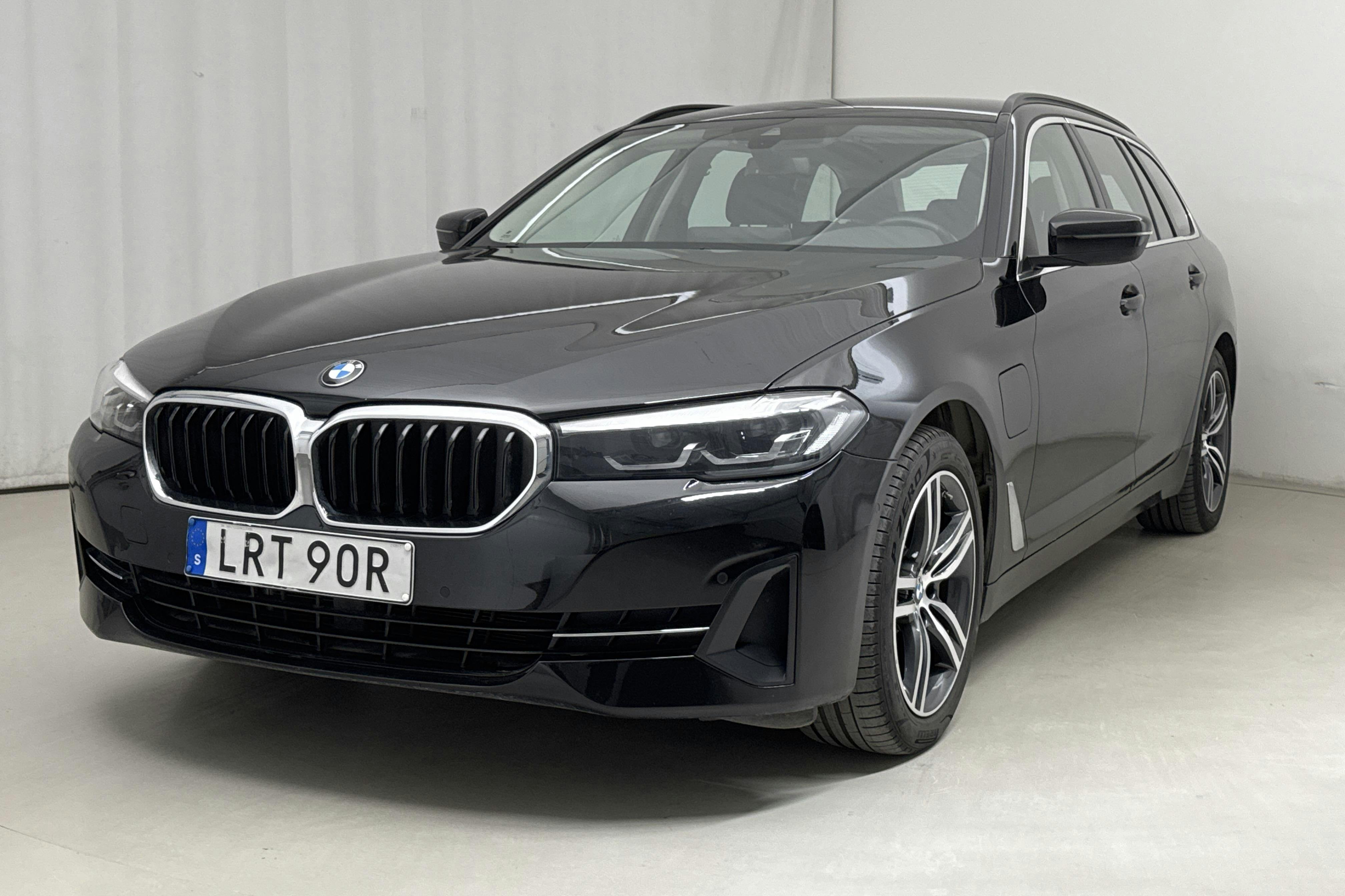 BMW 530e xDrive Touring, G31 12kWh LCI (292hk) - 72 970 km - Automatic - black - 2021
