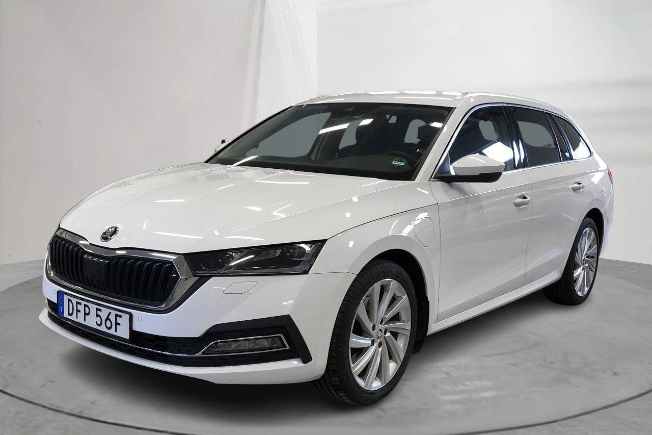 Skoda Octavia 1.4 iV PHEV Combi (204hk) - 68 430 km - Automatic - white - 2021