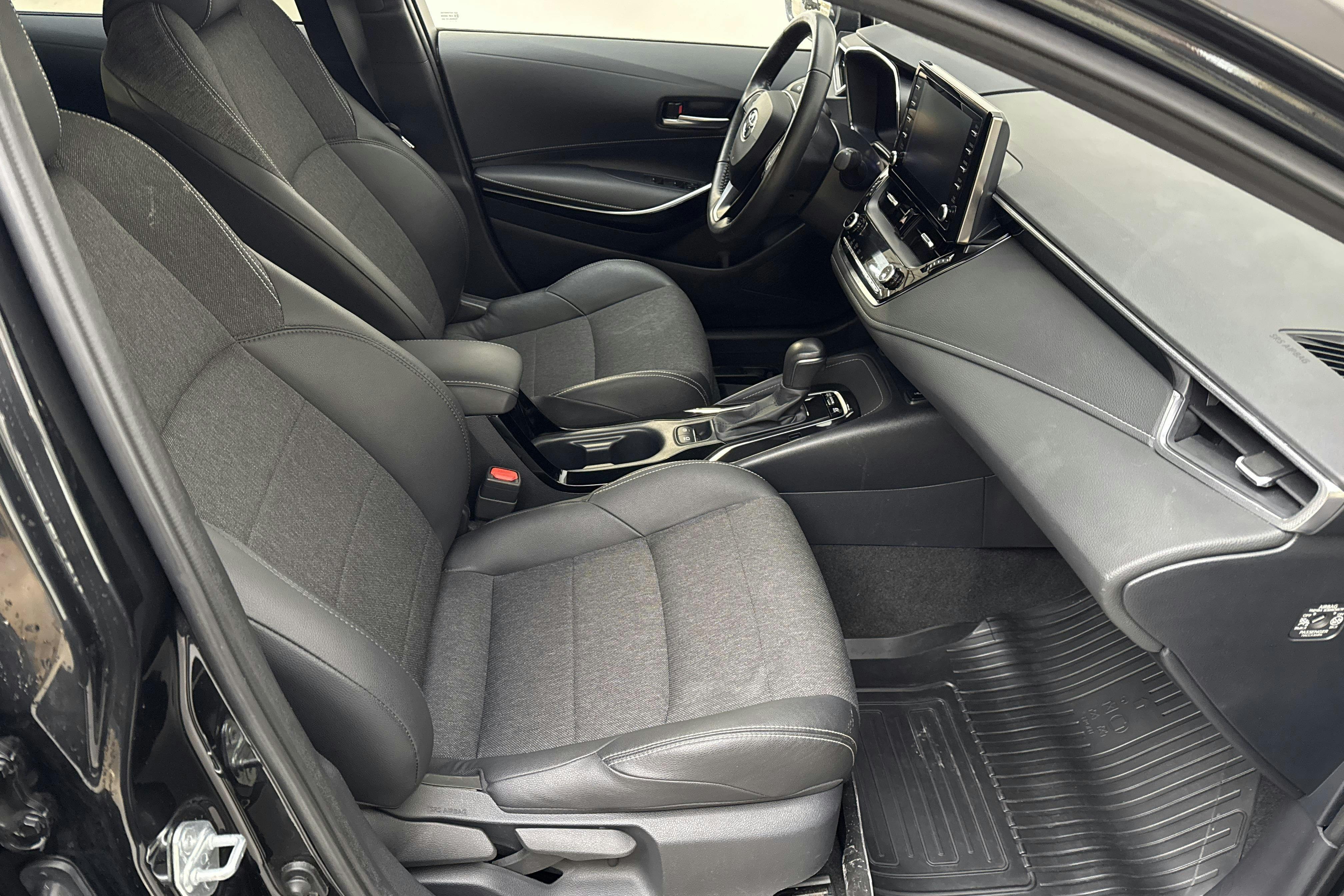 Toyota Corolla 1.8 Hybrid Touring Sports (122hk) - 31 990 km - Automatic - black - 2022