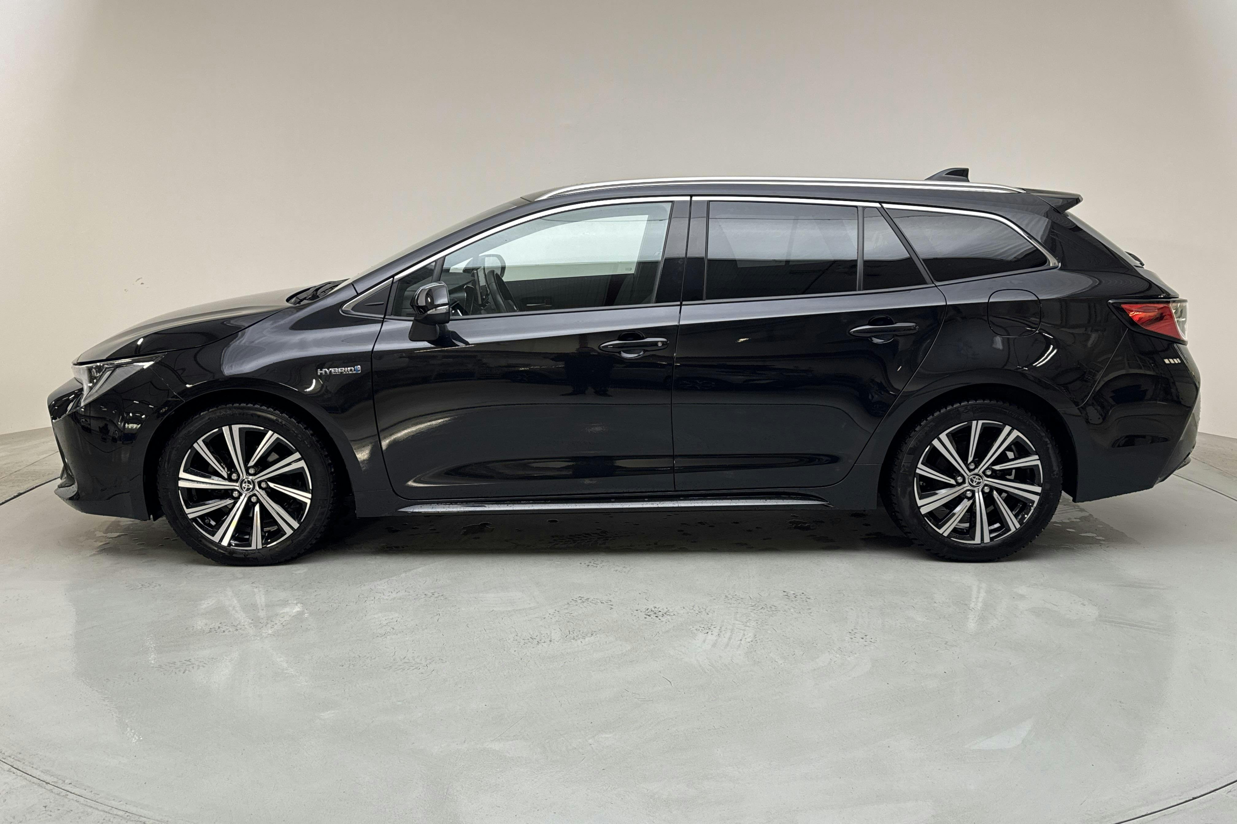 Toyota Corolla 1.8 Hybrid Touring Sports (122hk) - 31 990 km - Automatic - black - 2022