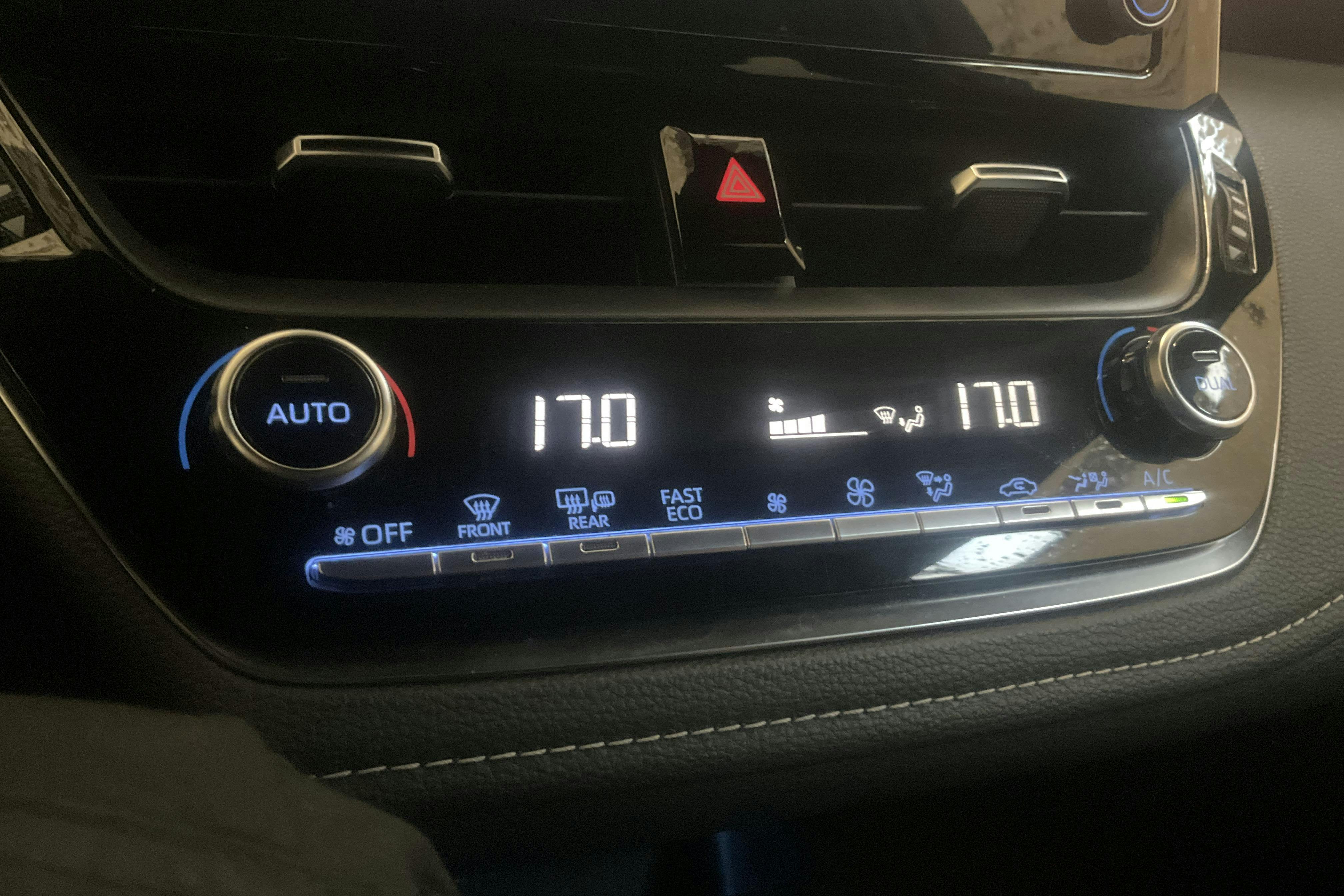 Toyota Corolla 1.8 Hybrid Touring Sports (122hk) - 31 990 km - Automatic - black - 2022