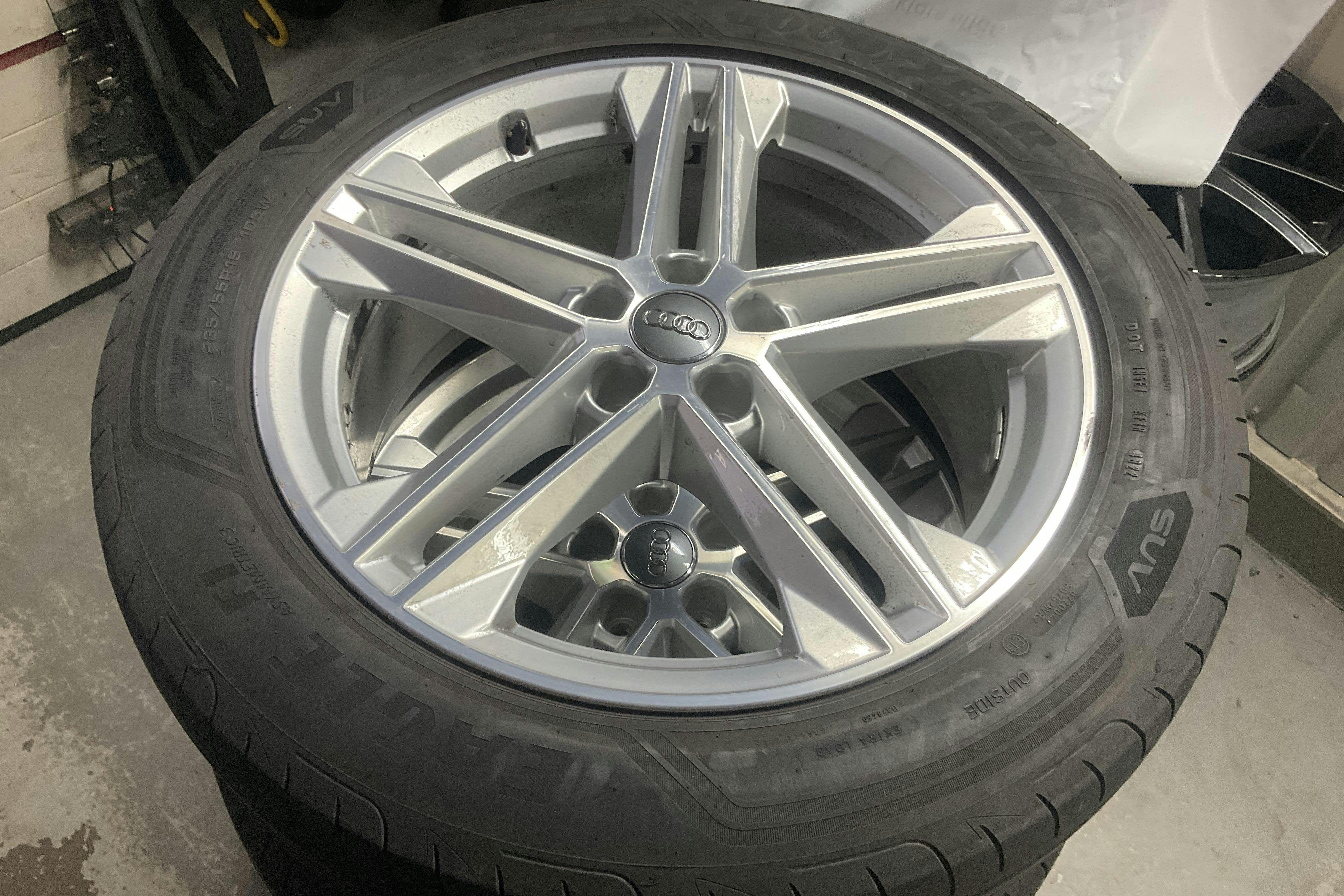 Audi Q5 55 TFSI e quattro (367hk) - 10 419 mil - Automat - grå - 2020