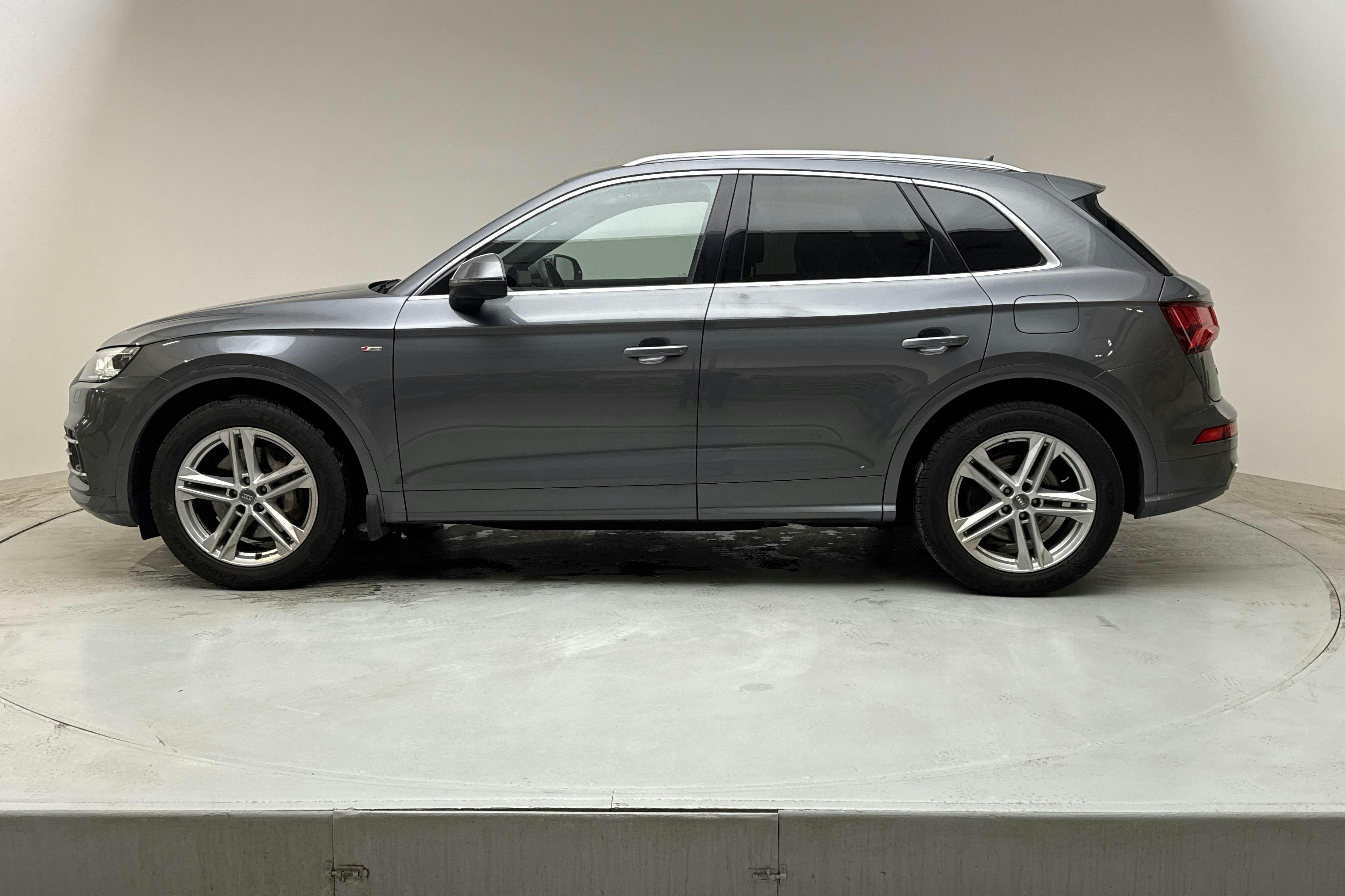 Audi Q5 55 TFSI e quattro (367hk) - 10 419 mil - Automat - grå - 2020