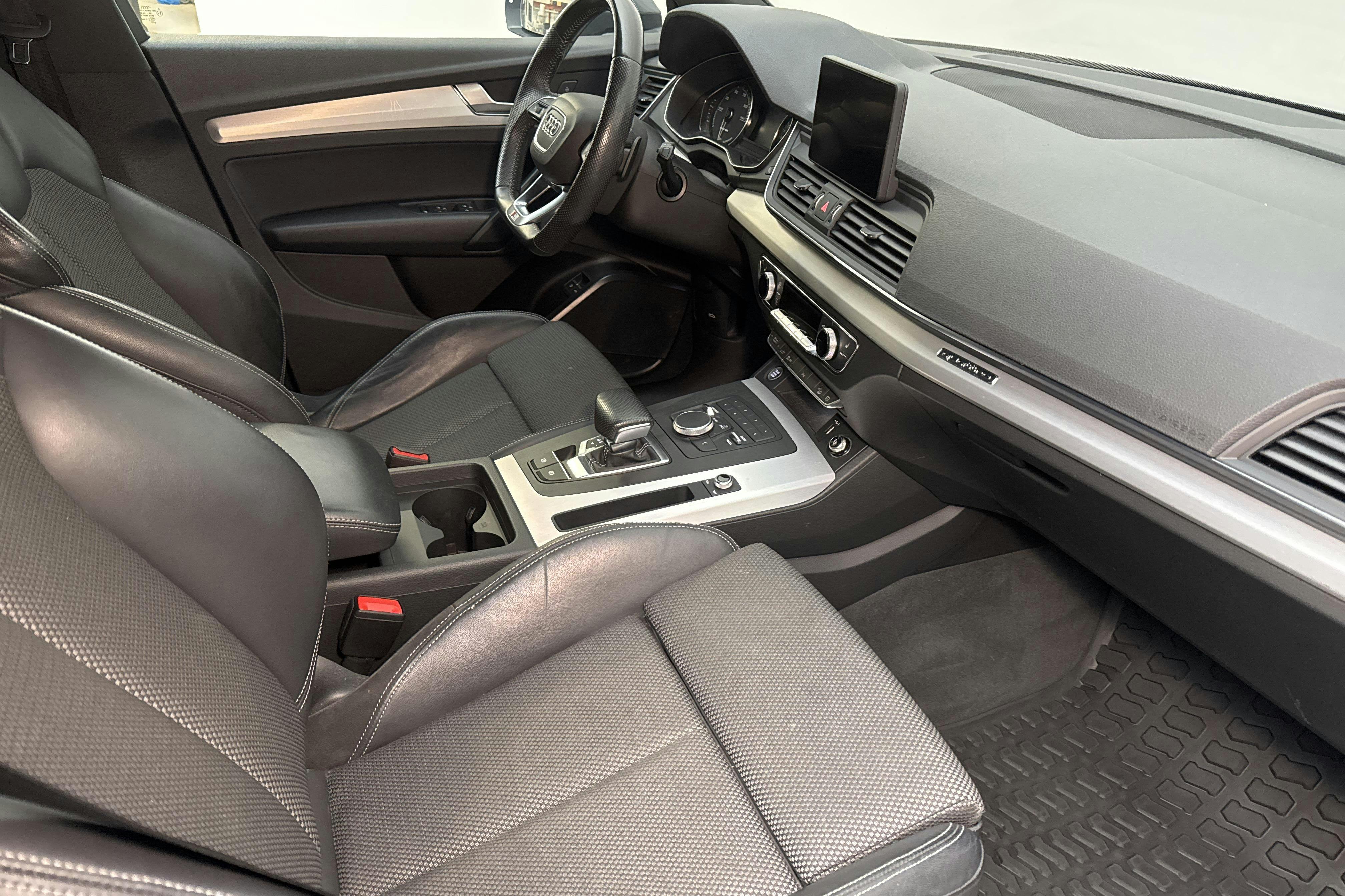 Audi Q5 55 TFSI e quattro (367hk) - 10 419 mil - Automat - grå - 2020