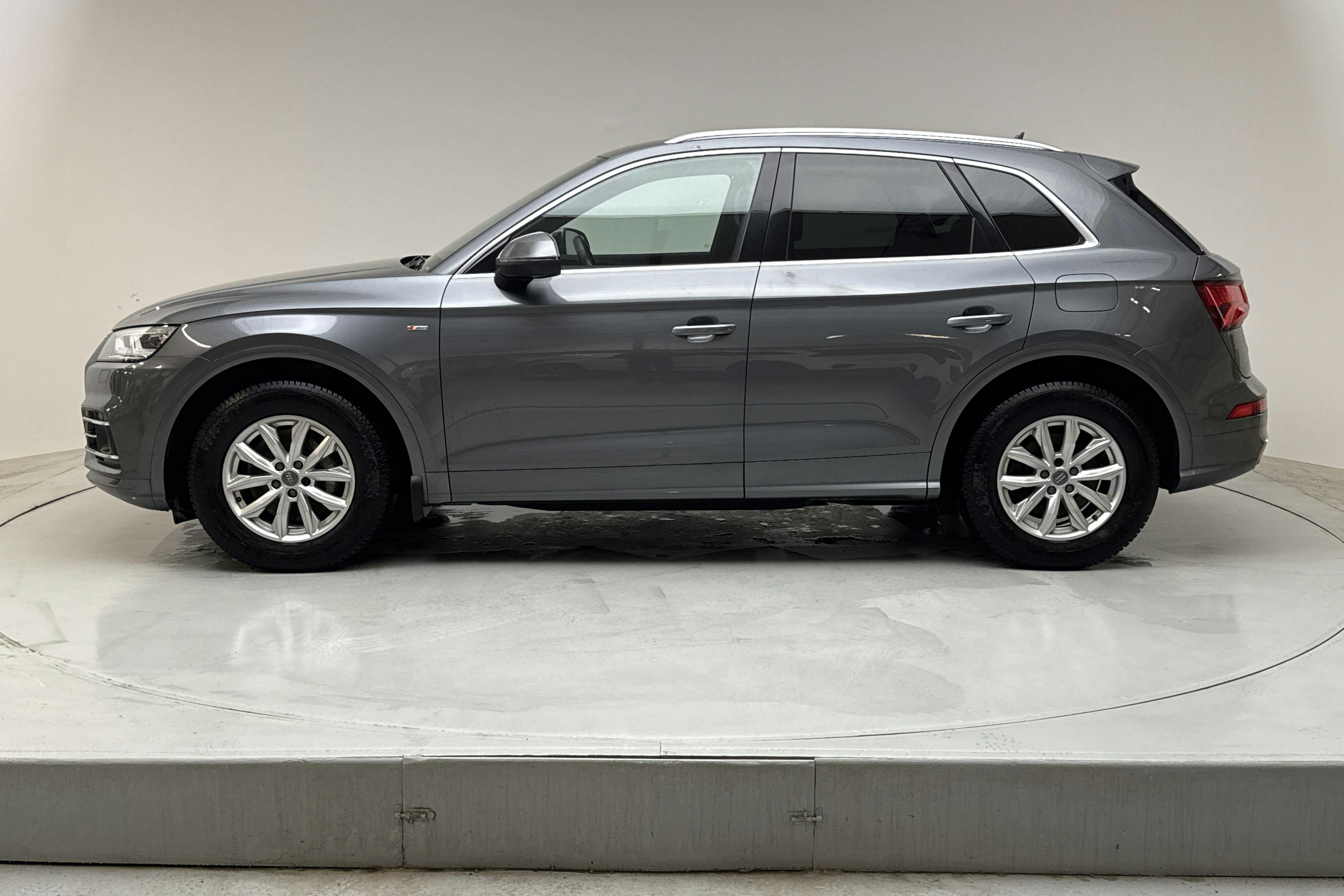 Audi Q5 55 TFSI e quattro (367hk) - 10 419 mil - Automat - grå - 2020