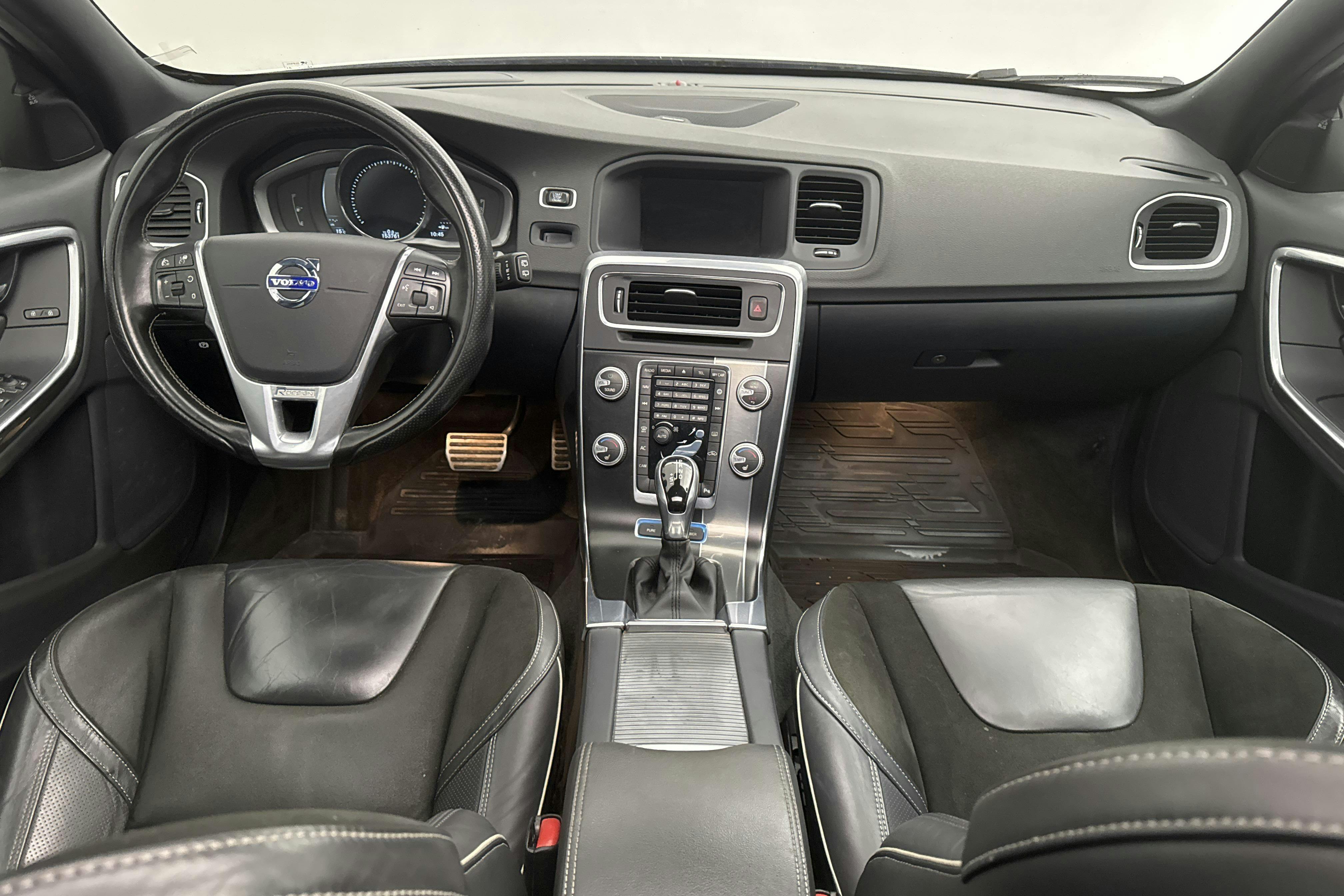 Volvo V60 D6 AWD Twin Engine (220hk) - 153 760 km - Automatic - white - 2016