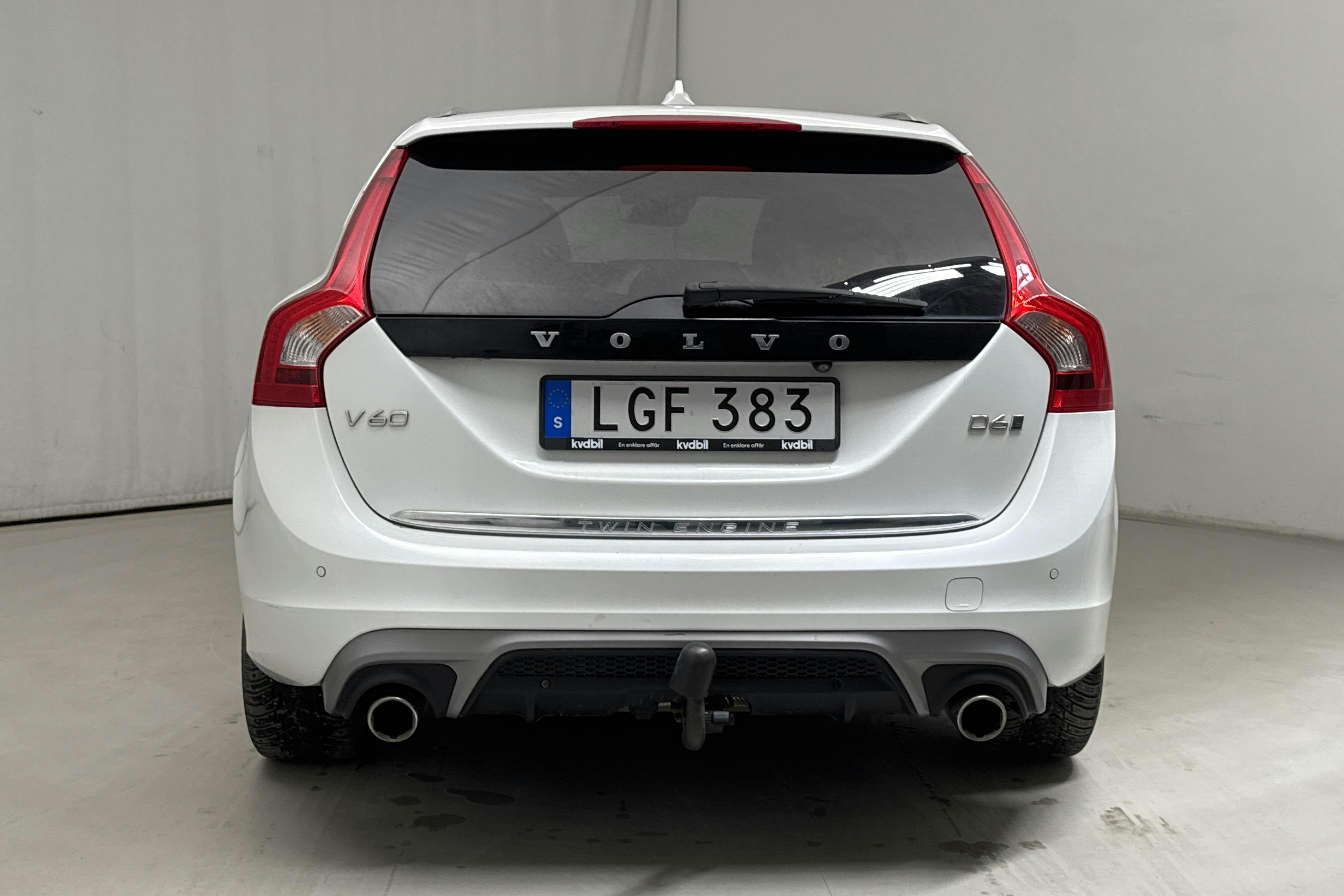 Volvo V60 D6 AWD Twin Engine (220hk) - 153 760 km - Automatic - white - 2016