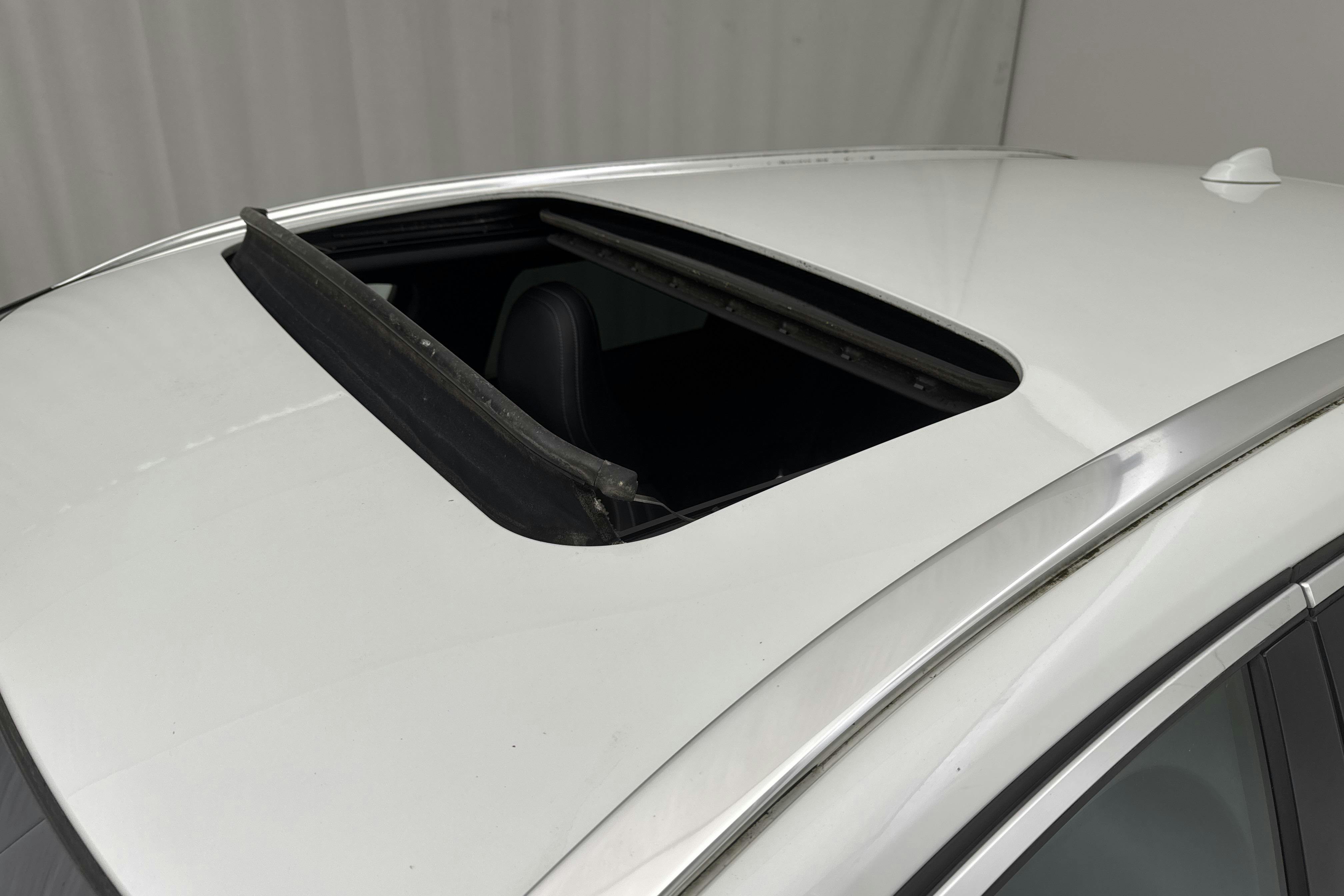Volvo V60 D6 AWD Twin Engine (220hk) - 153 760 km - Automatic - white - 2016