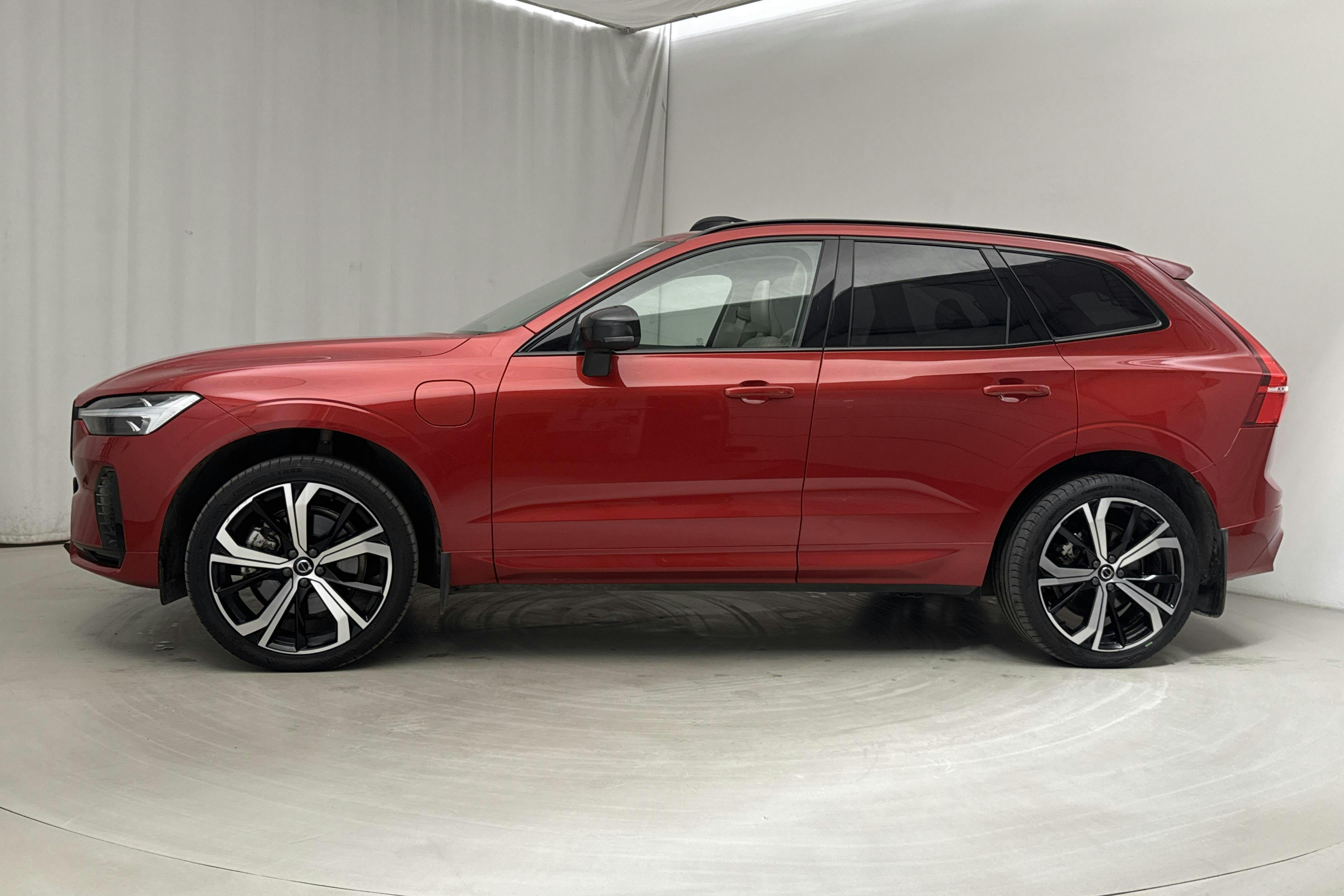 Volvo XC60 T6 AWD Recharge (350hk) - 4 824 mil - Automat - röd - 2023