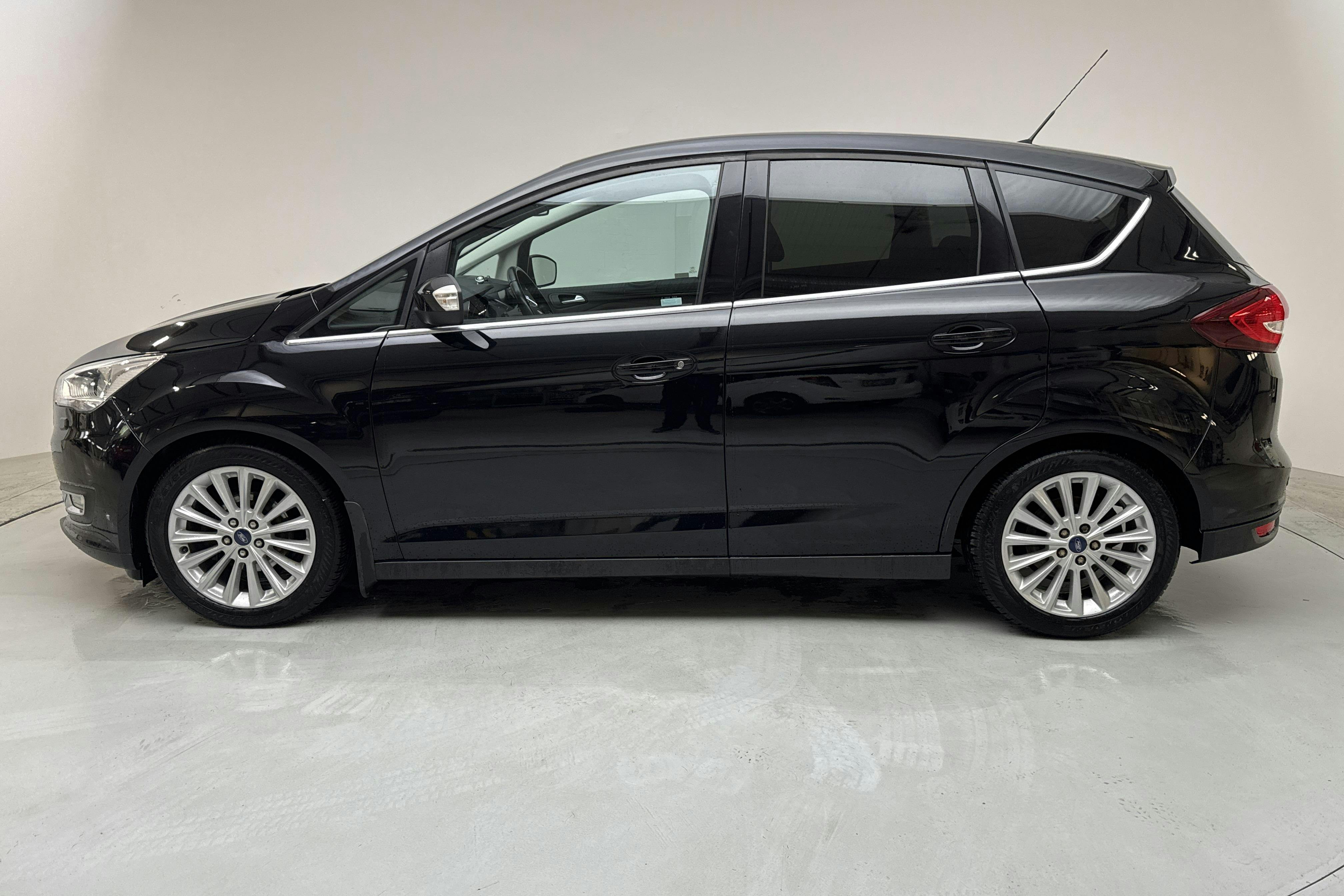 Ford C-MAX 1.0 Ecoboost (125hk) - 63 500 km - Manual - black - 2016