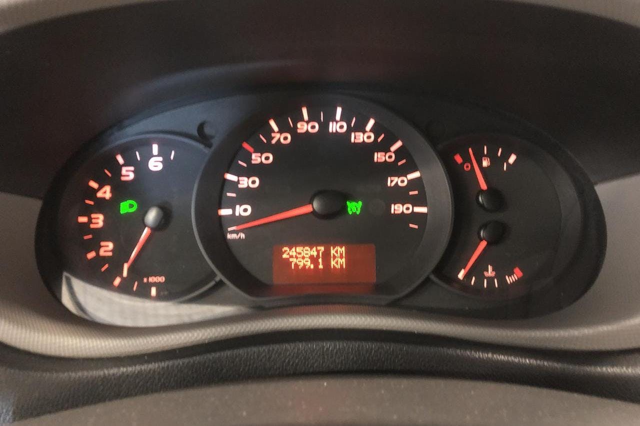Renault Master 2.3 dCi Volymskåp 2WD (125hk) - 245 840 km - Käsitsi - valge - 2011