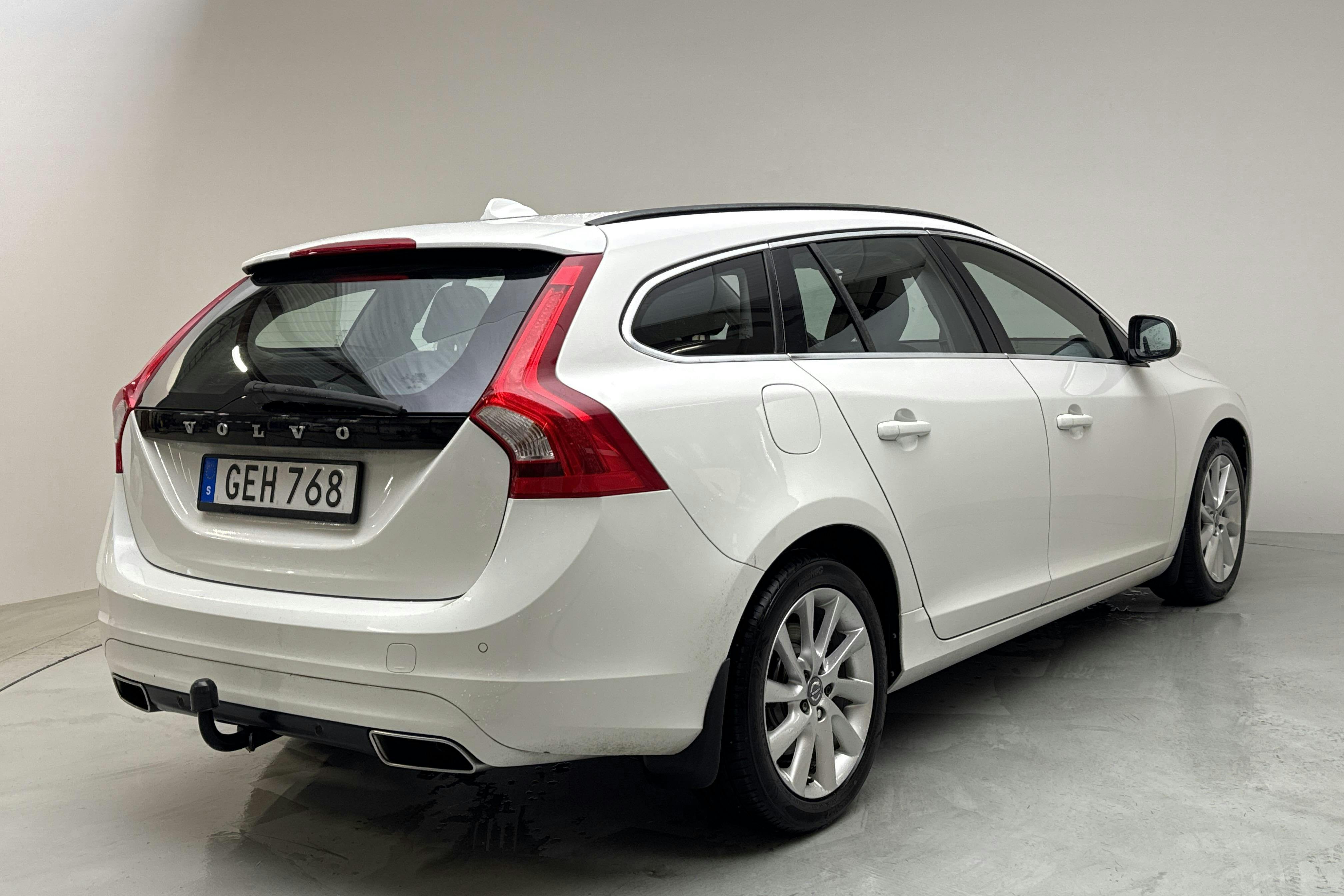 Volvo V60 D4 (181hk) - 160 620 km - Automatic - white - 2015