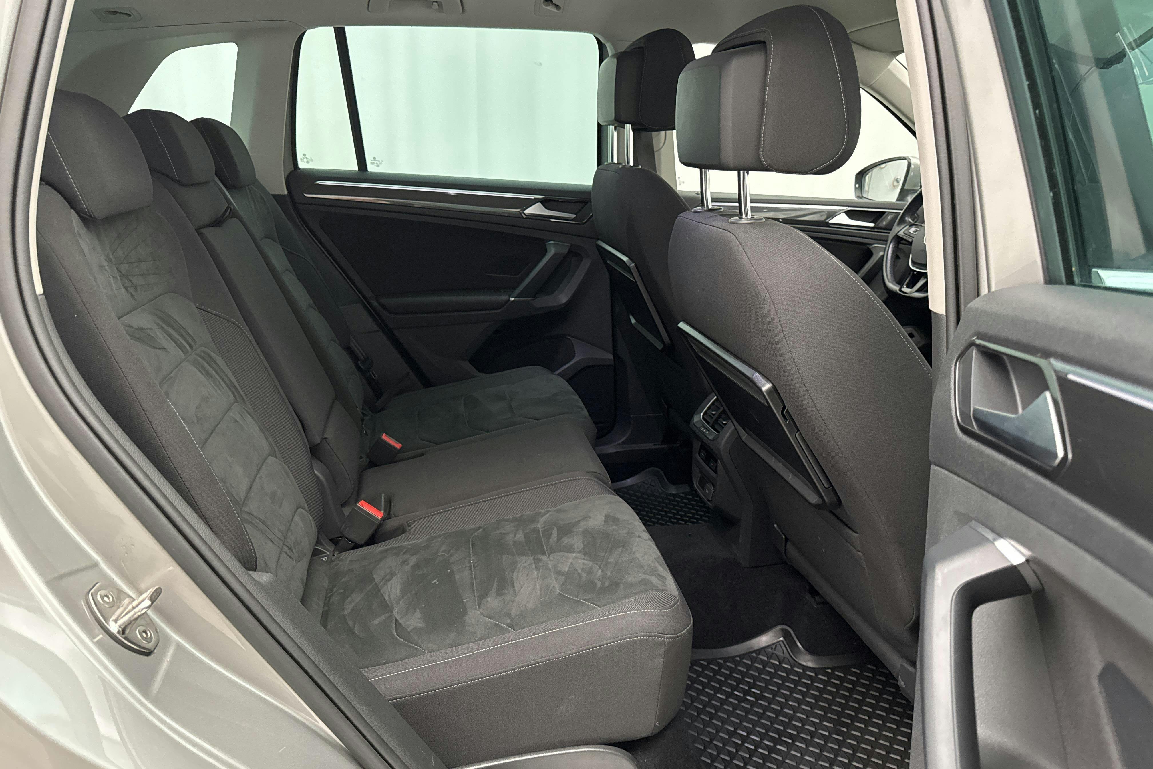 VW Tiguan 2.0 TDI 4MOTION (190hk) - 73 780 km - Automatic - silver - 2017