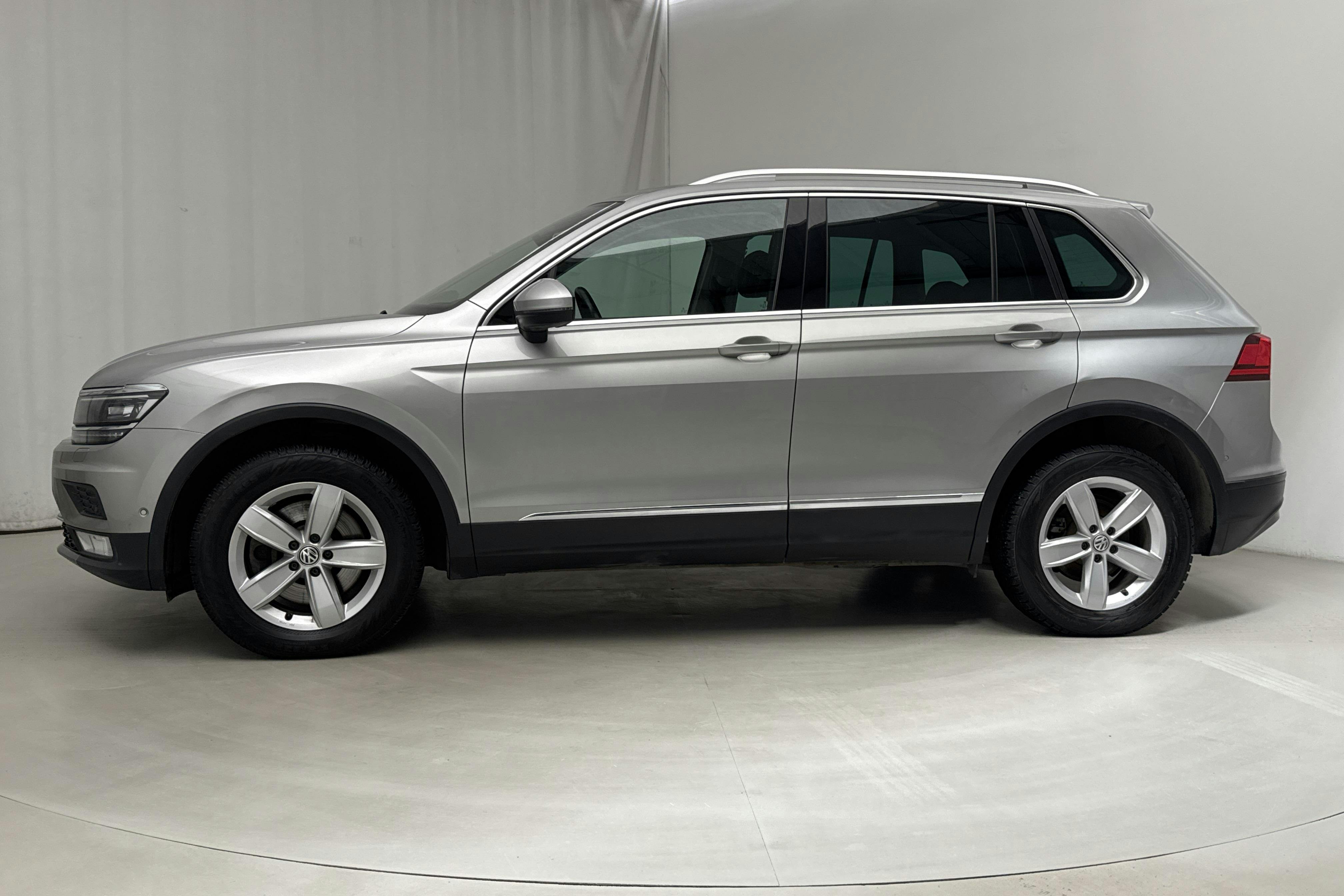 VW Tiguan 2.0 TDI 4MOTION (190hk) - 73 780 km - Automatic - silver - 2017