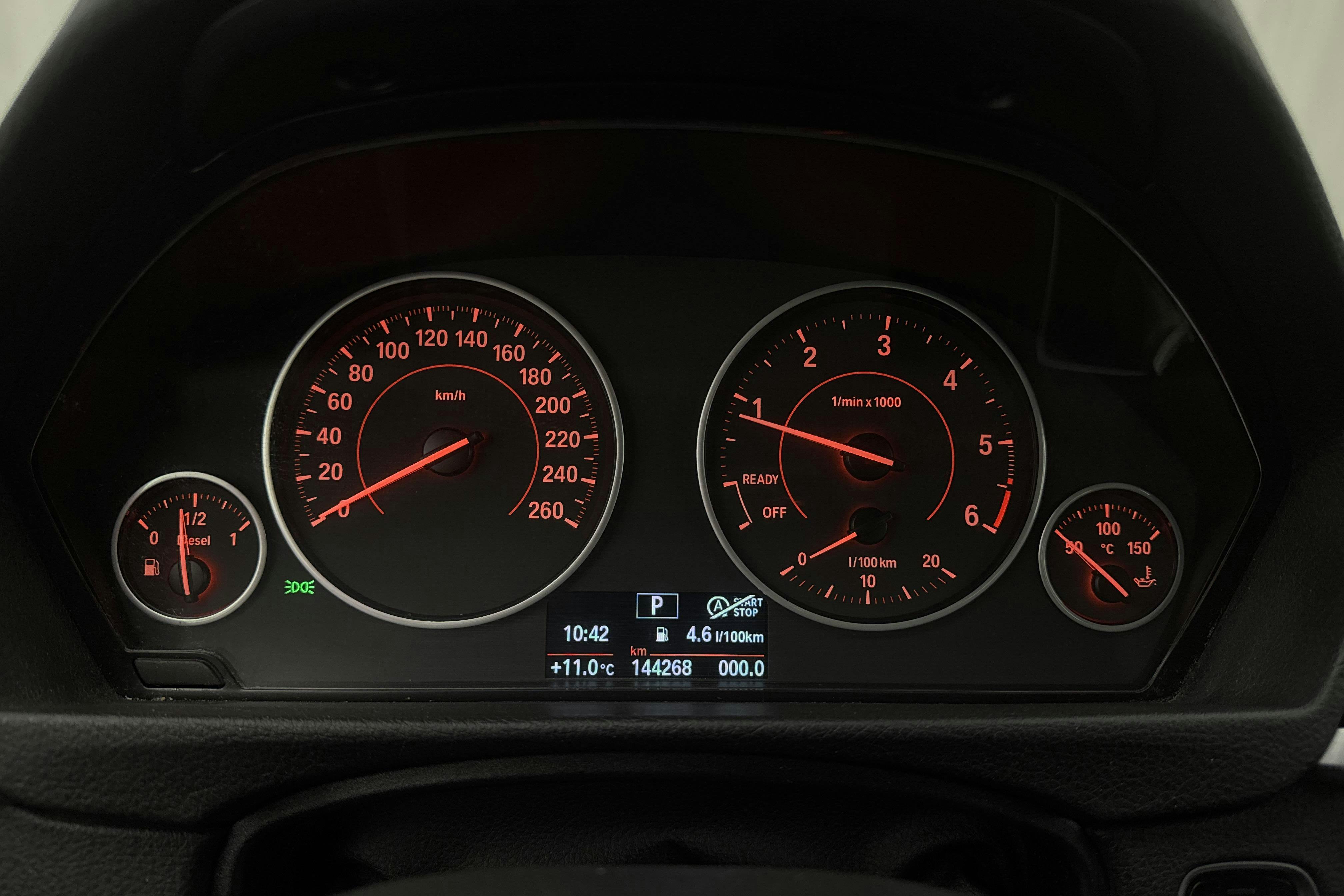 BMW 318d Touring, F31 (150hk) - 144 270 km - Automatic - silver - 2016