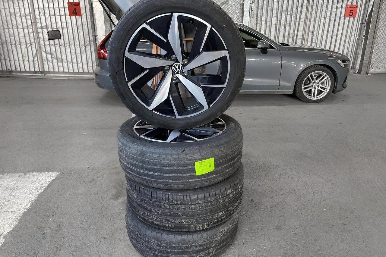VW ID.4 GTX 77kWh AWD (299hk) - 7 256 mil - Automat - svart - 2022