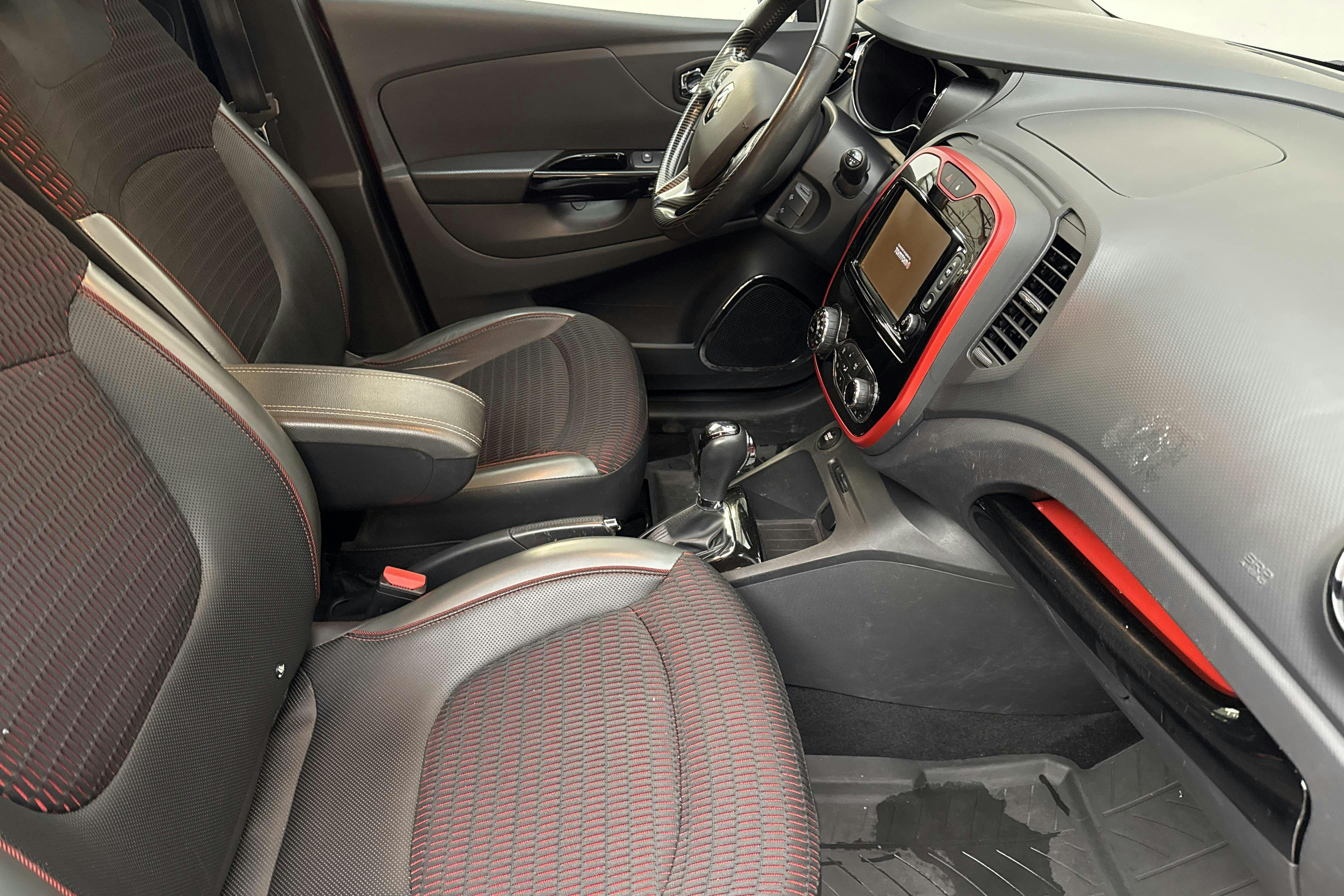 Renault Captur 1.2 TCe (120hk) - 13 160 mil - Automat - 2016