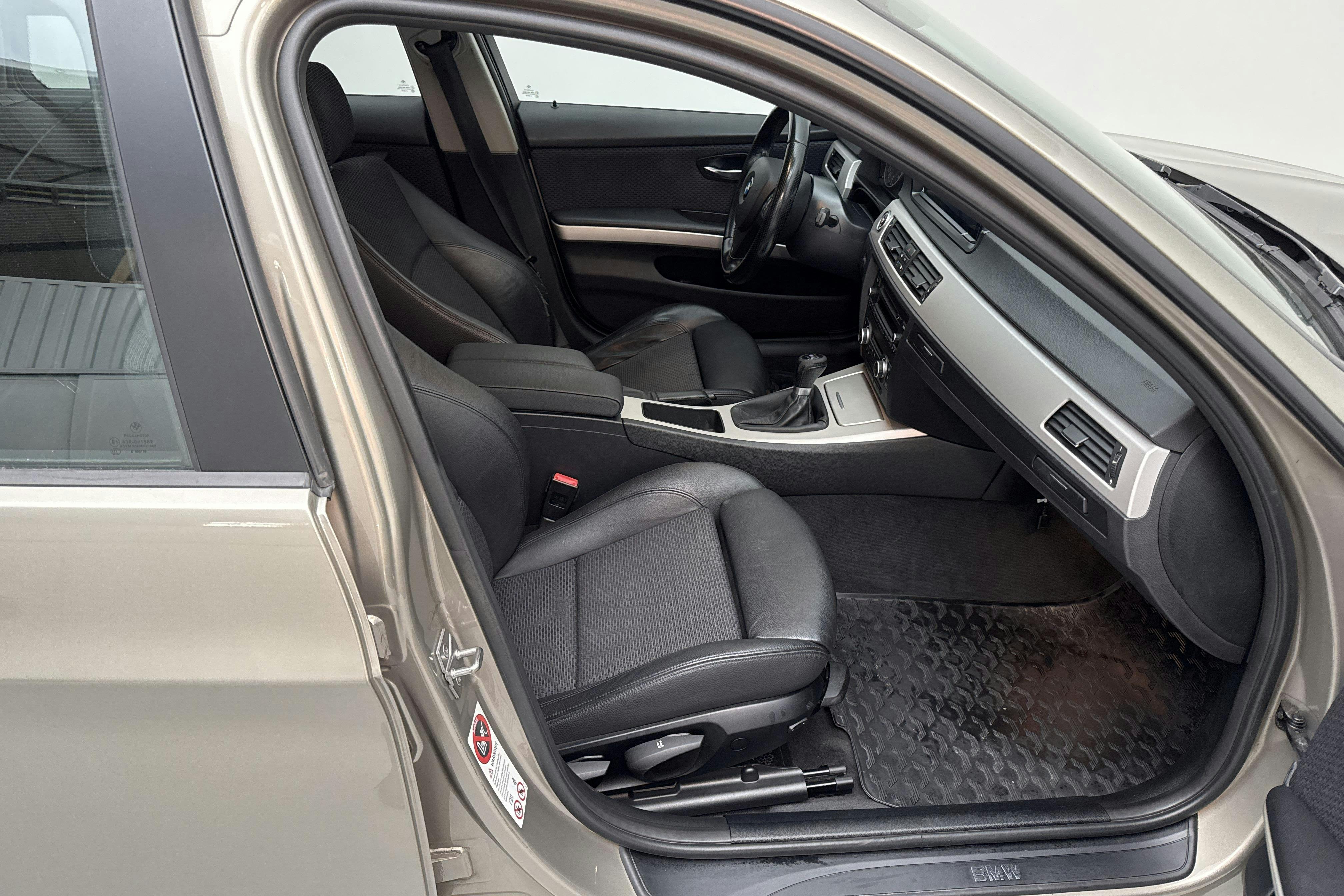 BMW 320d xDrive Touring, E91 (184hk) - 208 870 km - Manual - Light Brown - 2011