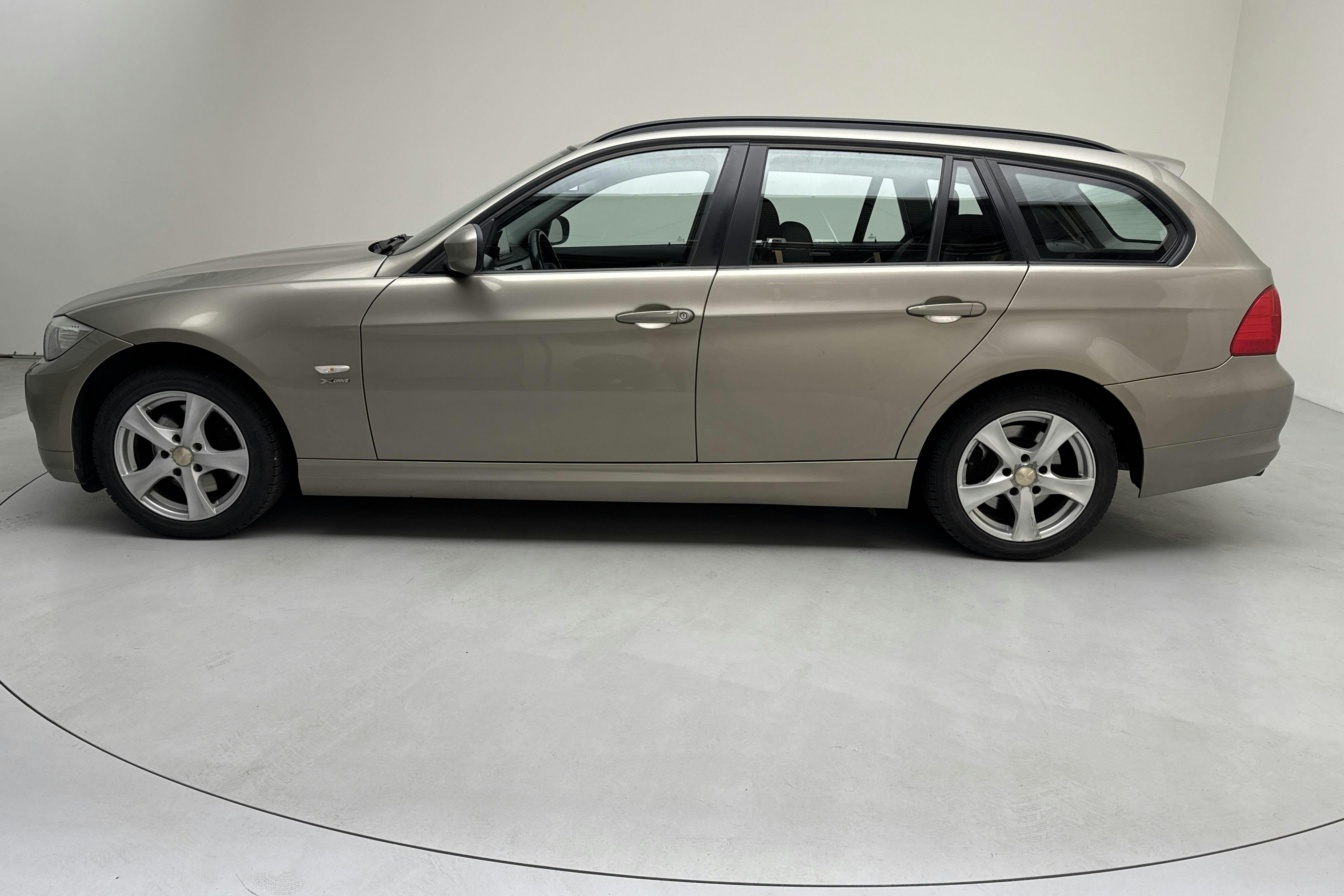 BMW 320d xDrive Touring, E91 (184hk) - 208 870 km - Manual - Light Brown - 2011