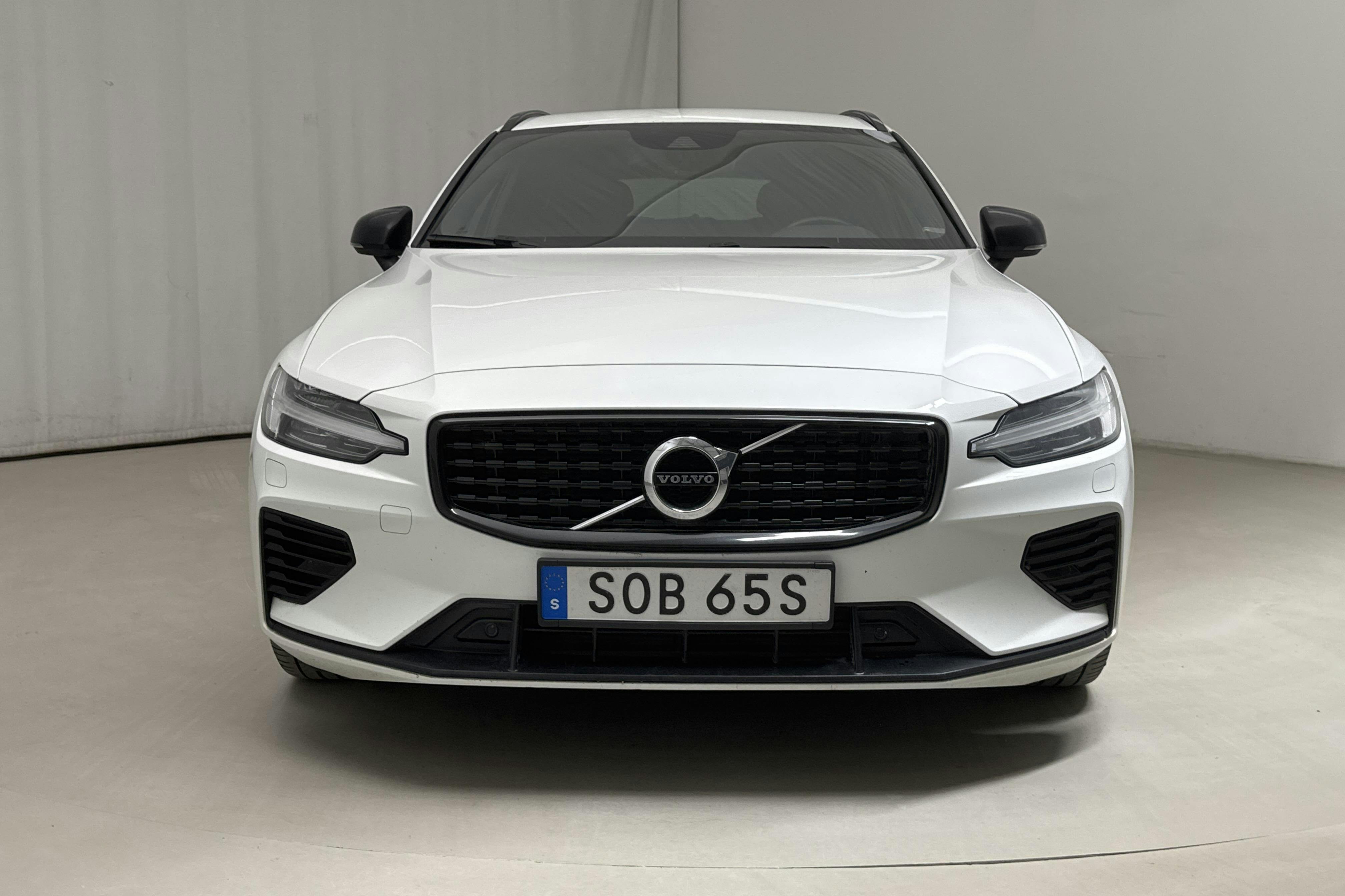 Volvo V60 T6 AWD Recharge (340hk) - 12 483 mil - Automat - vit - 2022