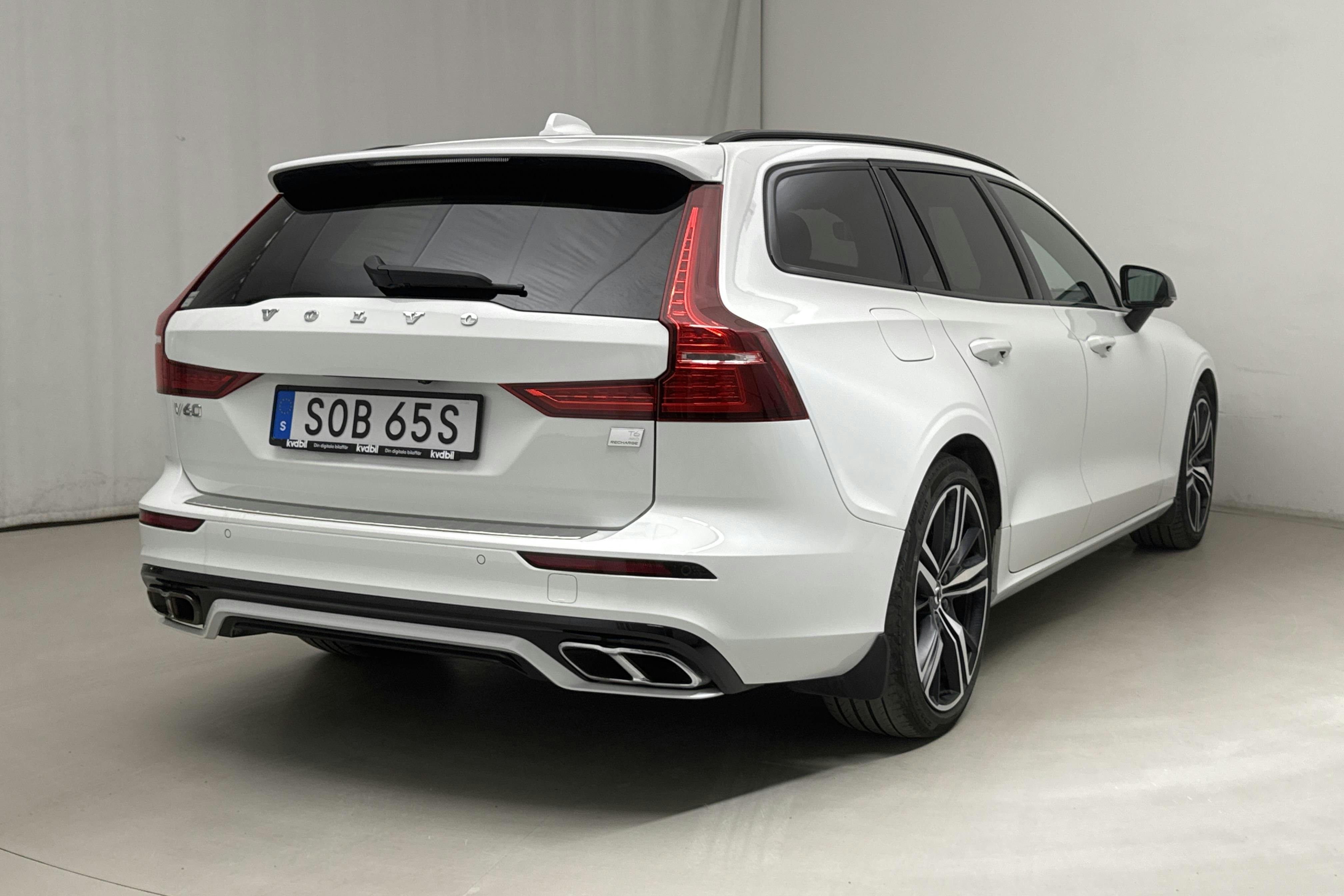 Volvo V60 T6 AWD Recharge (340hk) - 12 483 mil - Automat - vit - 2022