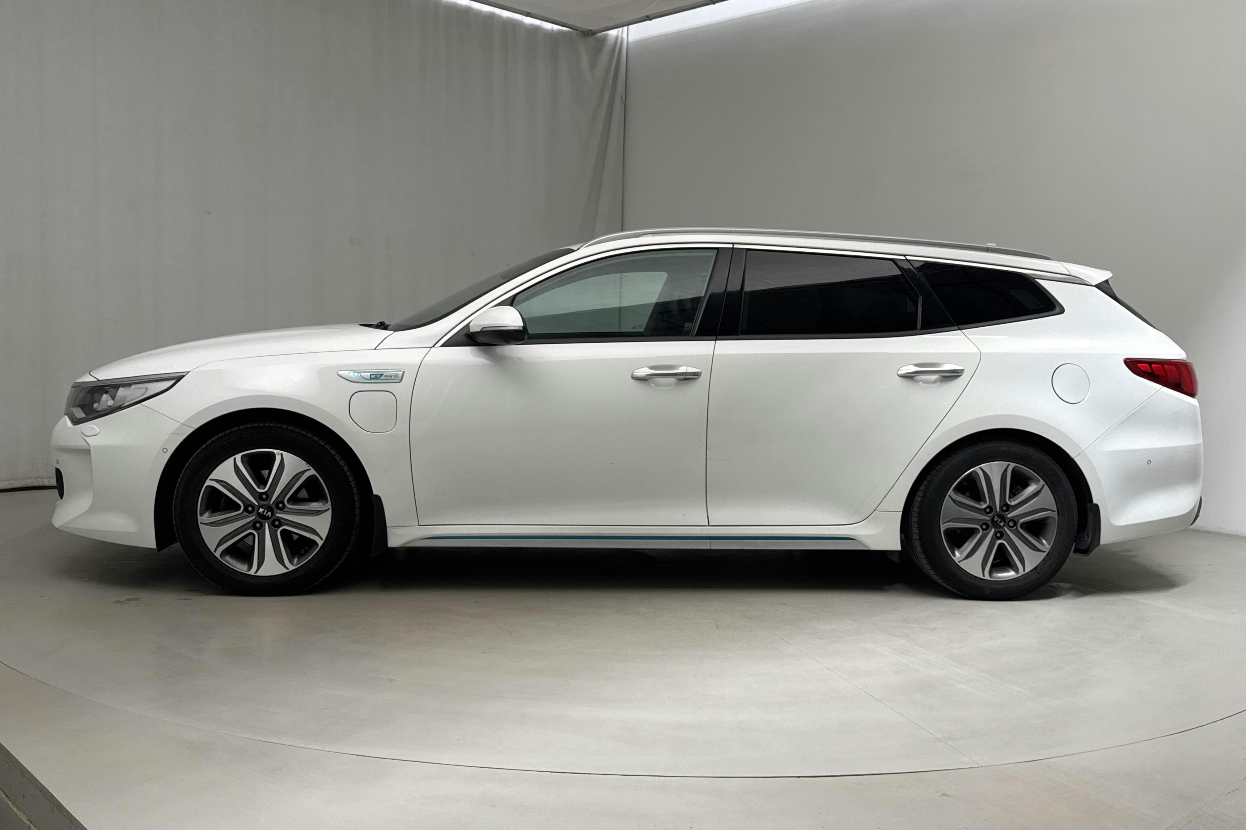 KIA Optima 2.0 GDi Plug-in Hybrid SW (205hk) - 18 477 mil - Automat - vit - 2018