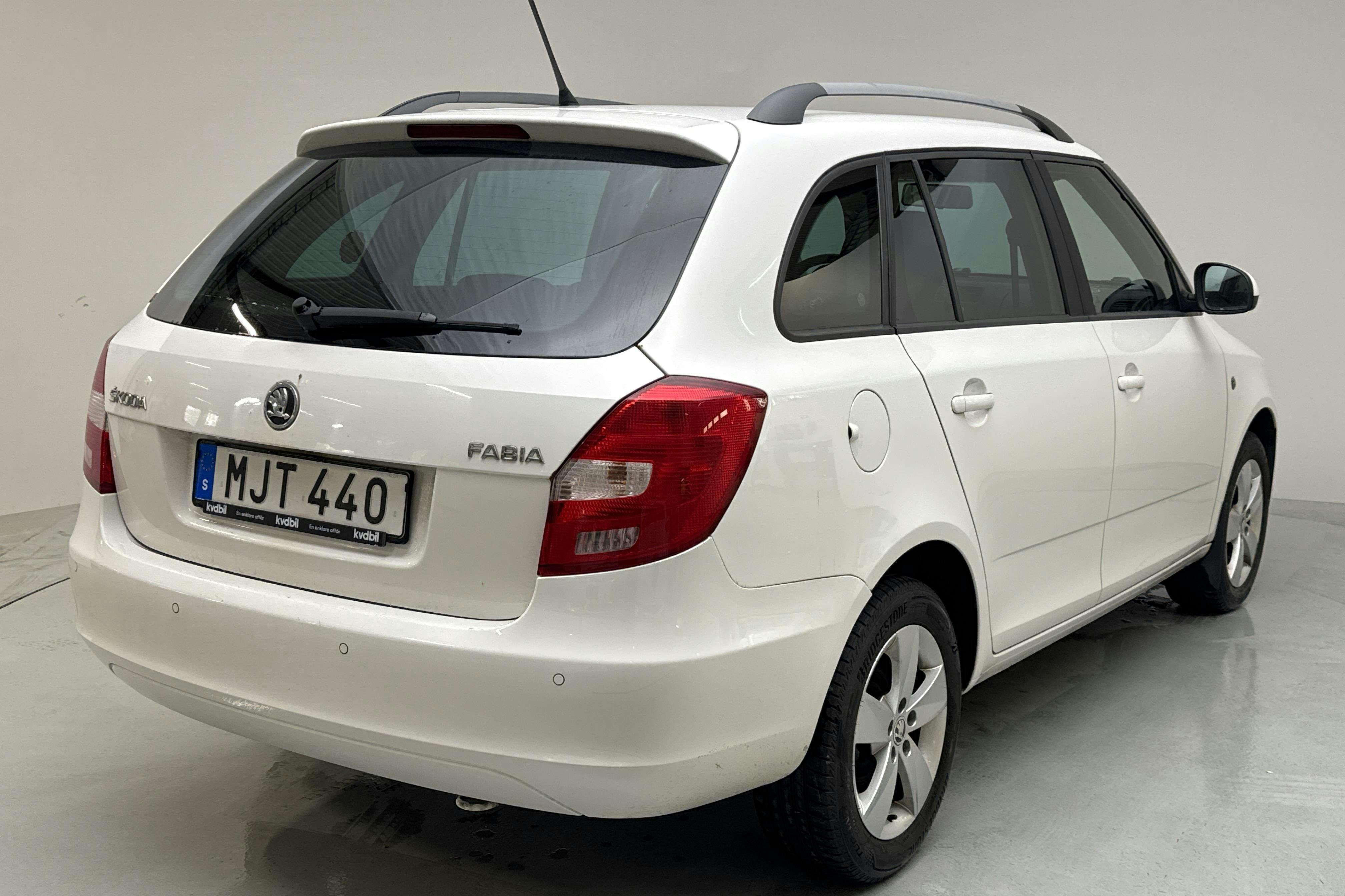 Skoda Fabia 1.2 TSI Combi (105hk) - 207 260 km - Käsitsi - valge - 2014