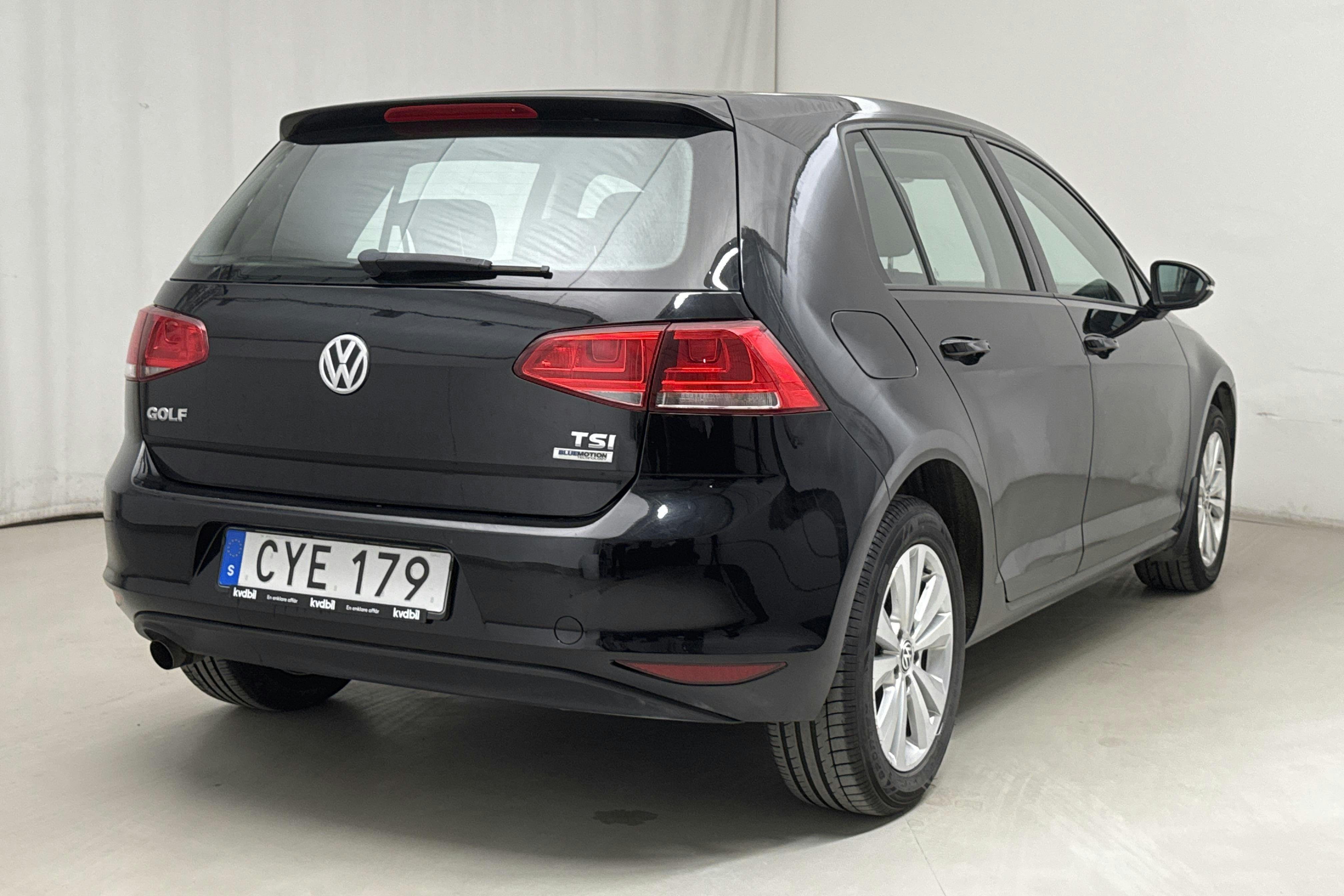 VW Golf VII 1.2 TSI 5dr (110hk) - 104 990 km - Manual - black - 2016