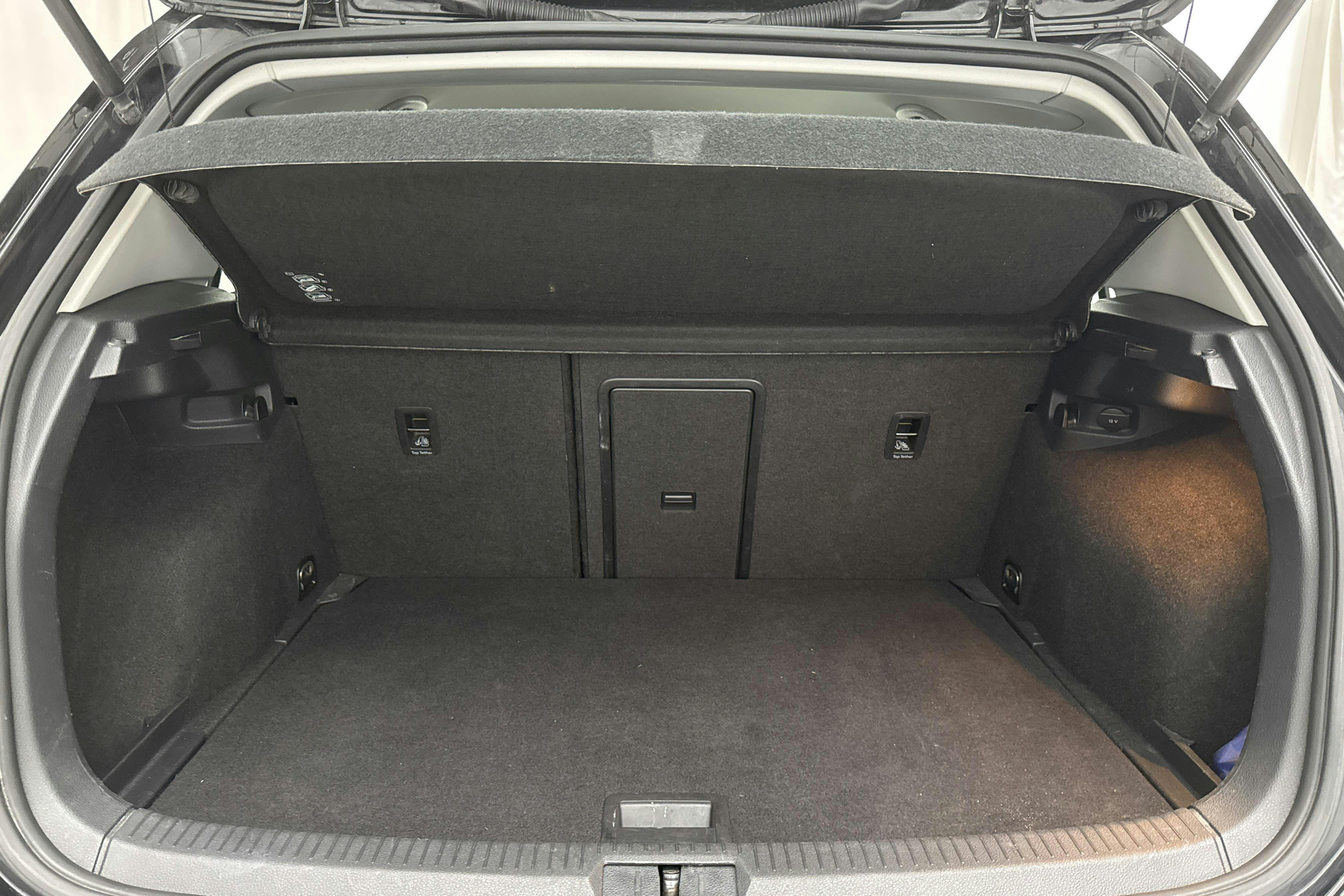 VW Golf VII 1.2 TSI 5dr (110hk) - 104 990 km - Manual - black - 2016