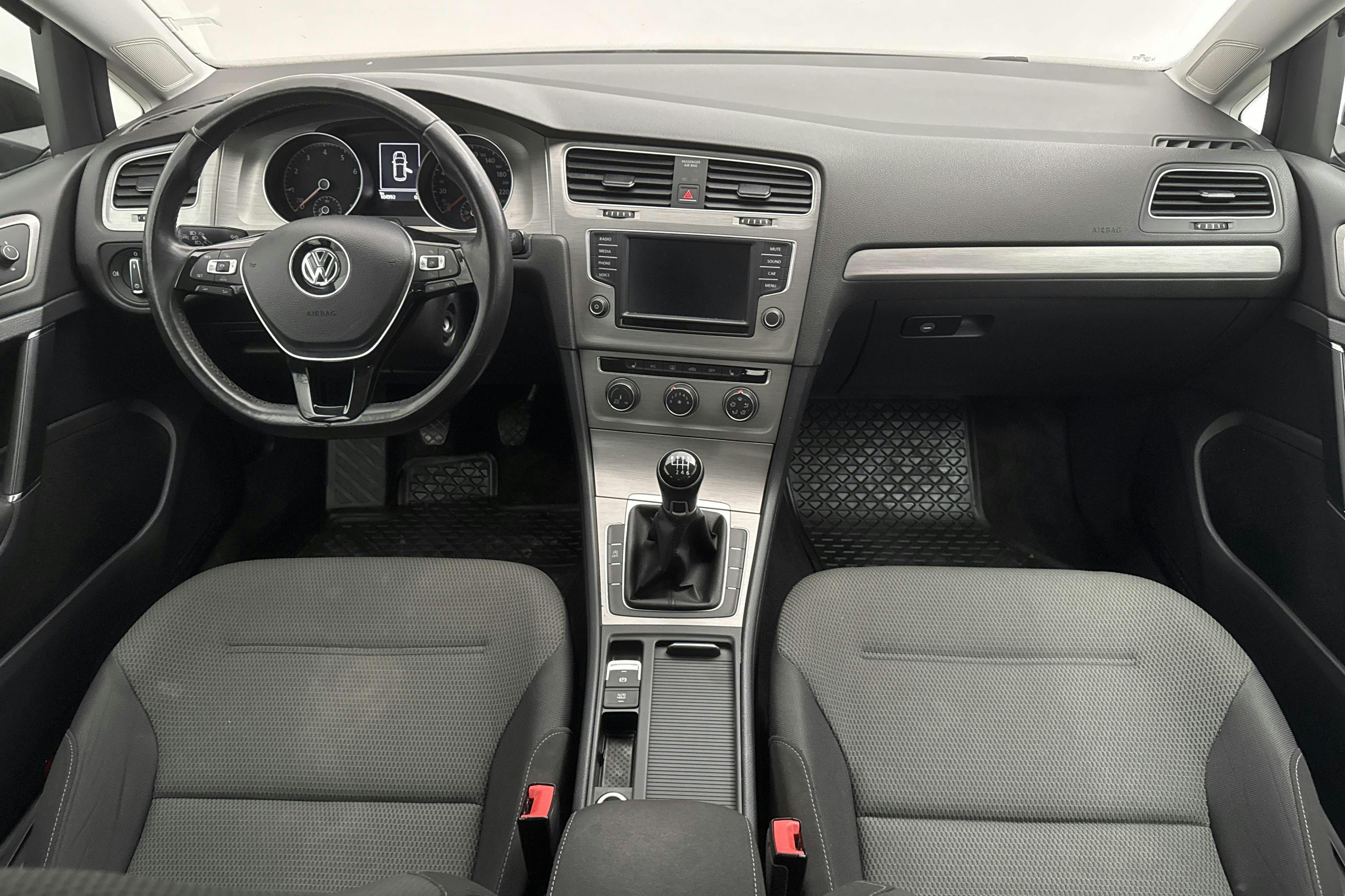 VW Golf VII 1.2 TSI 5dr (110hk) - 104 990 km - Manual - black - 2016