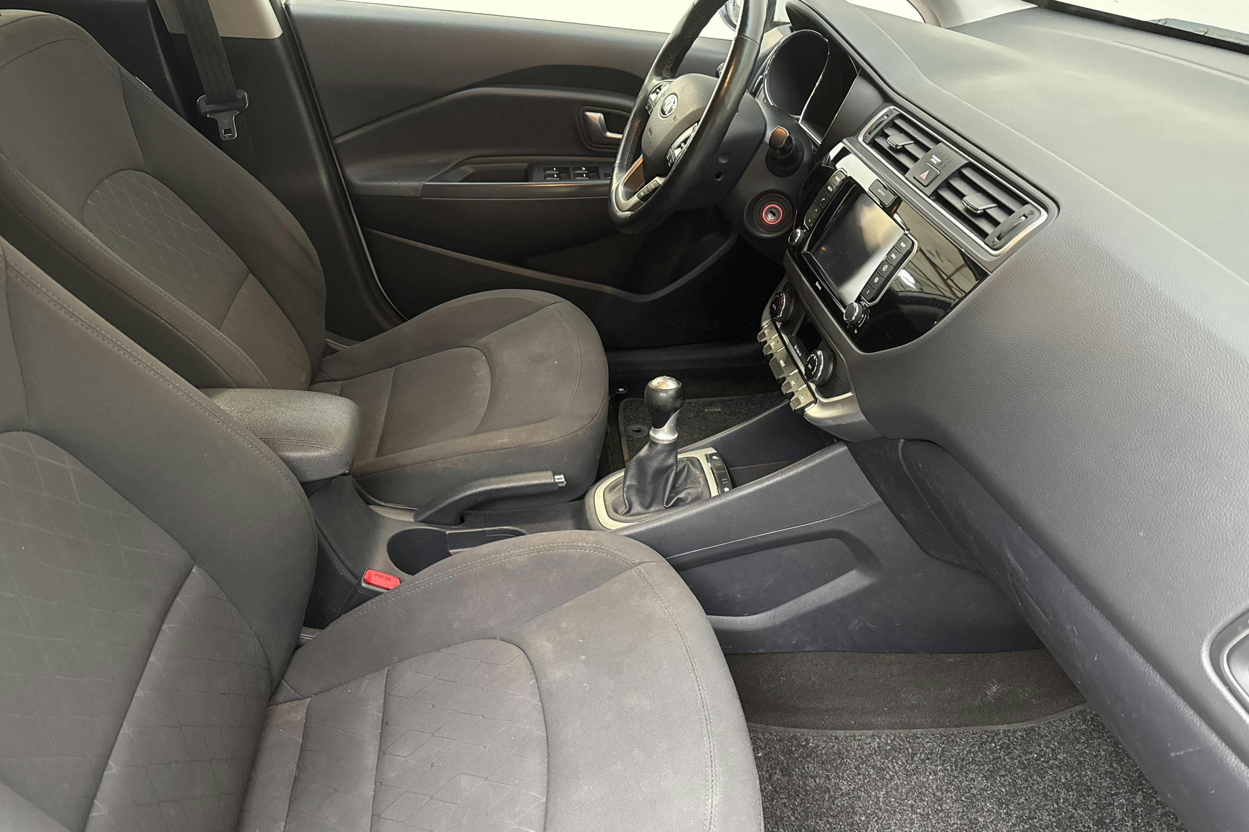KIA Rio 1.2 (85hk) - 67 260 km - Manual - white - 2016