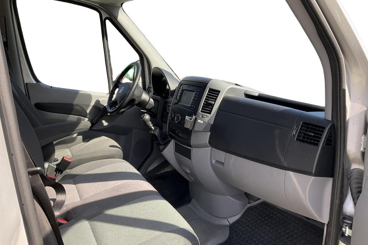 VW Crafter 35 2.0 TDI Skåp (163hk) - 105 540 km - Käsitsi - hõbe - 2016