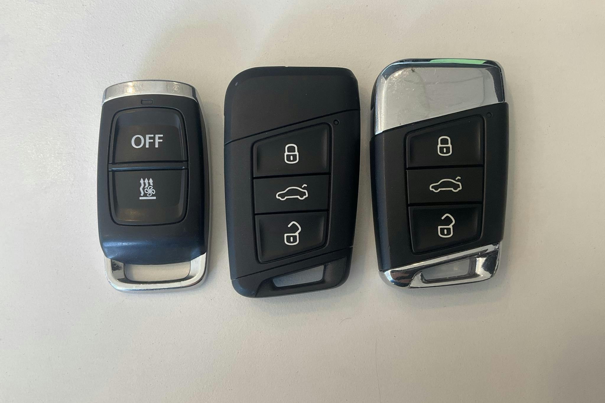 VW Passat 1.4 GTE Sportscombi (218hk) - 10 822 mil - Automat - svart - 2021