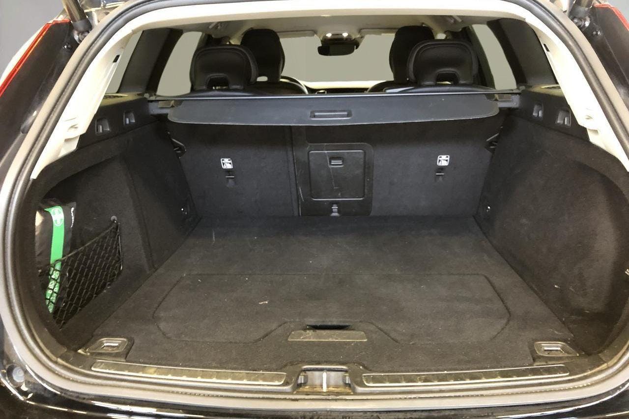 Volvo V60 T6 AWD Recharge (340hk) - 133 430 km - Automatic - black - 2022