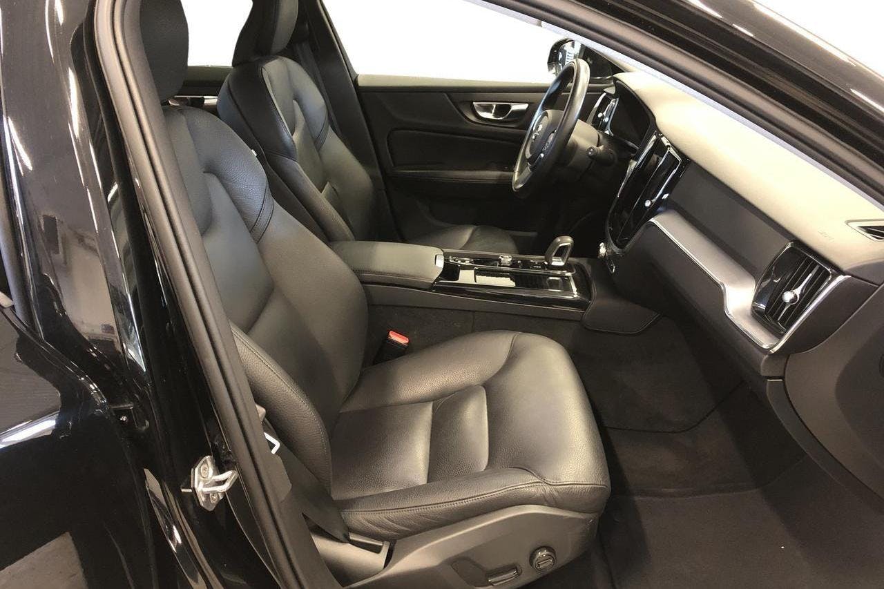 Volvo V60 T6 AWD Recharge (340hk) - 133 430 km - Automatic - black - 2022