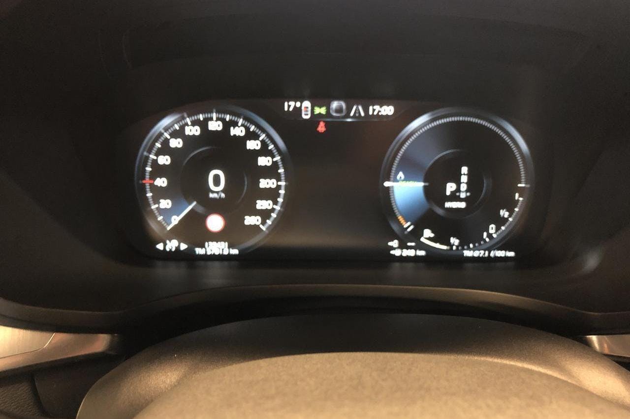 Volvo V60 T6 AWD Recharge (340hk) - 133 430 km - Automatic - black - 2022