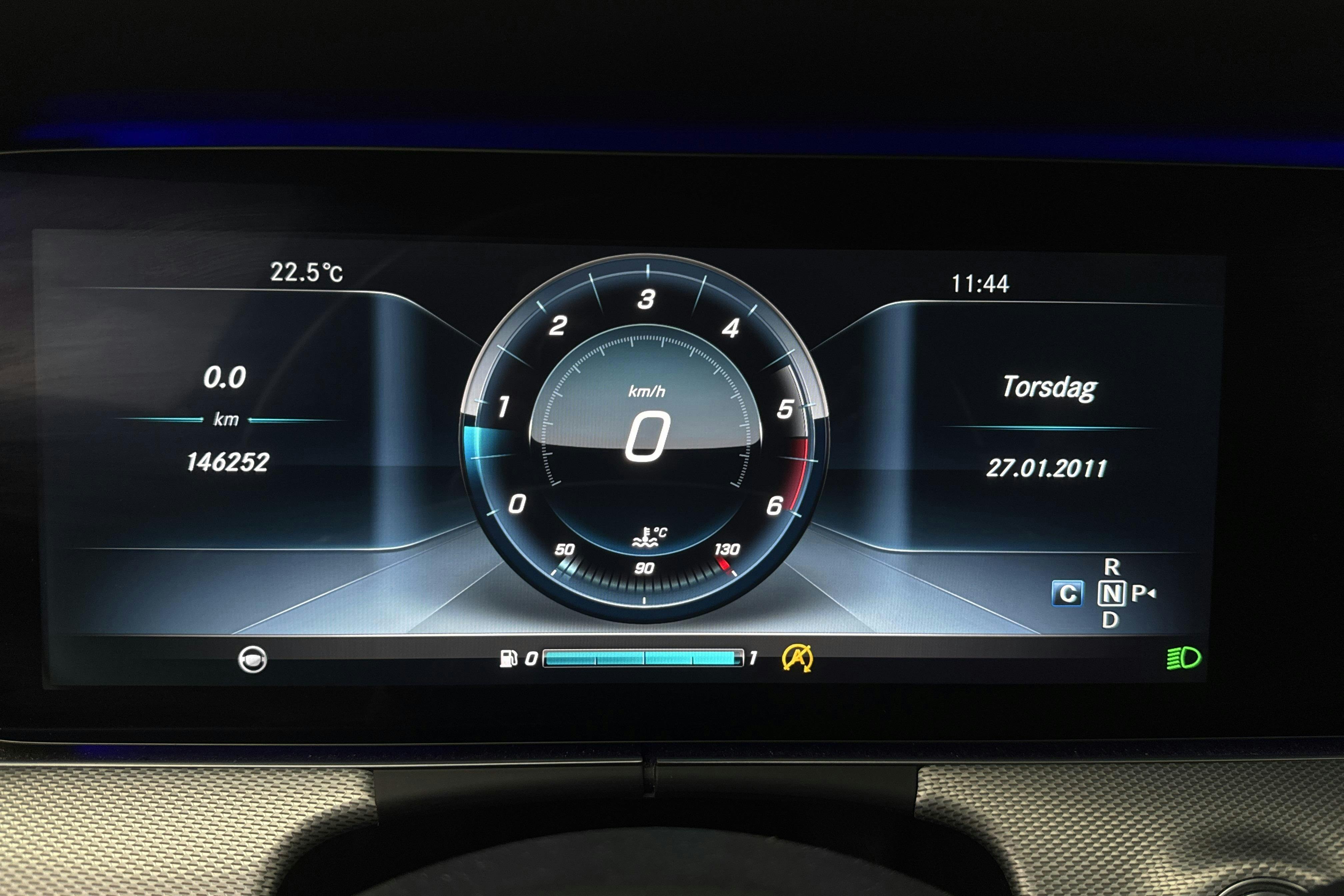 Mercedes E 220 d Kombi S213 (194hk) - 146 250 km - Automatyczna - srebro - 2017