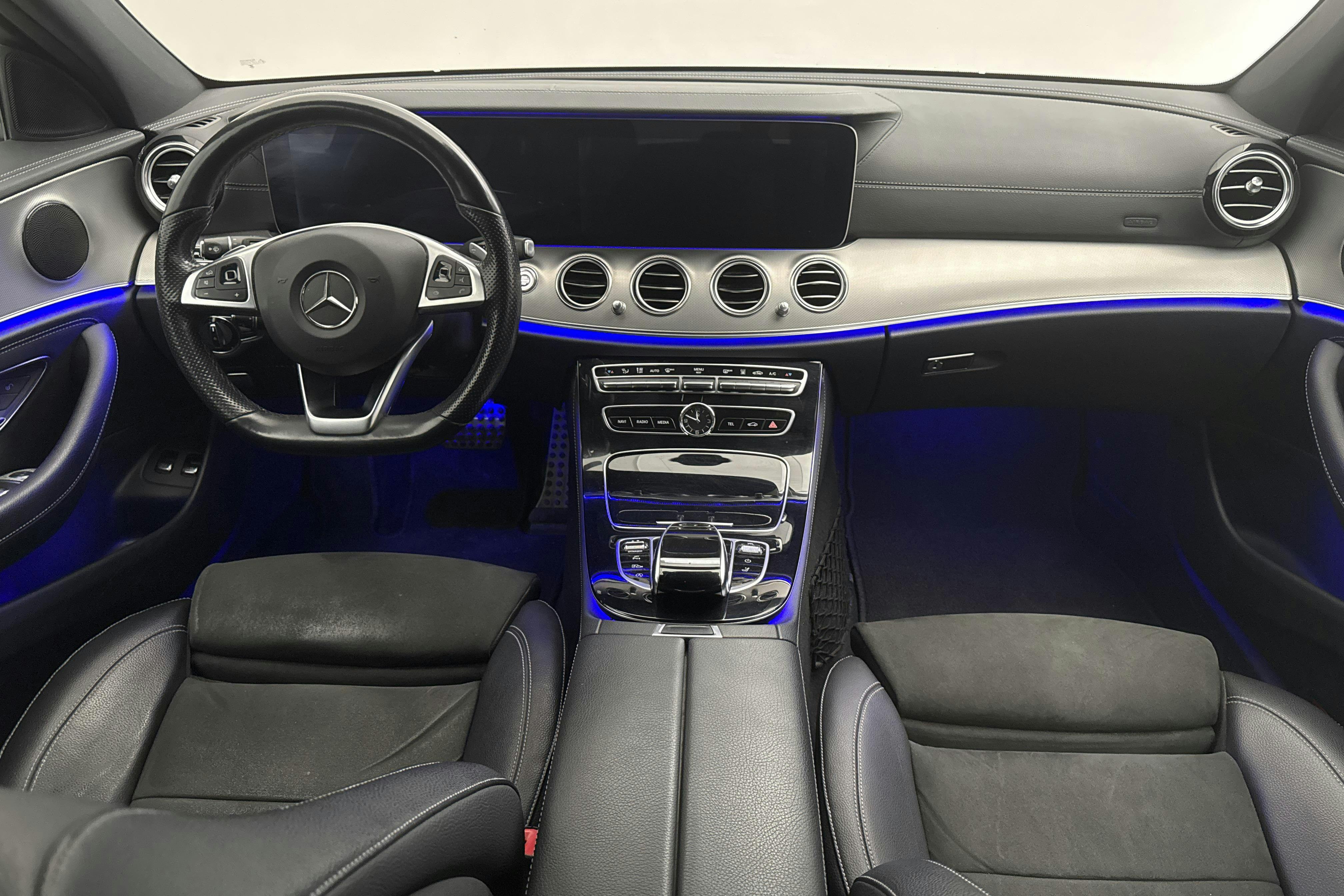Mercedes E 220 d Kombi S213 (194hk) - 146 250 km - Automatyczna - srebro - 2017