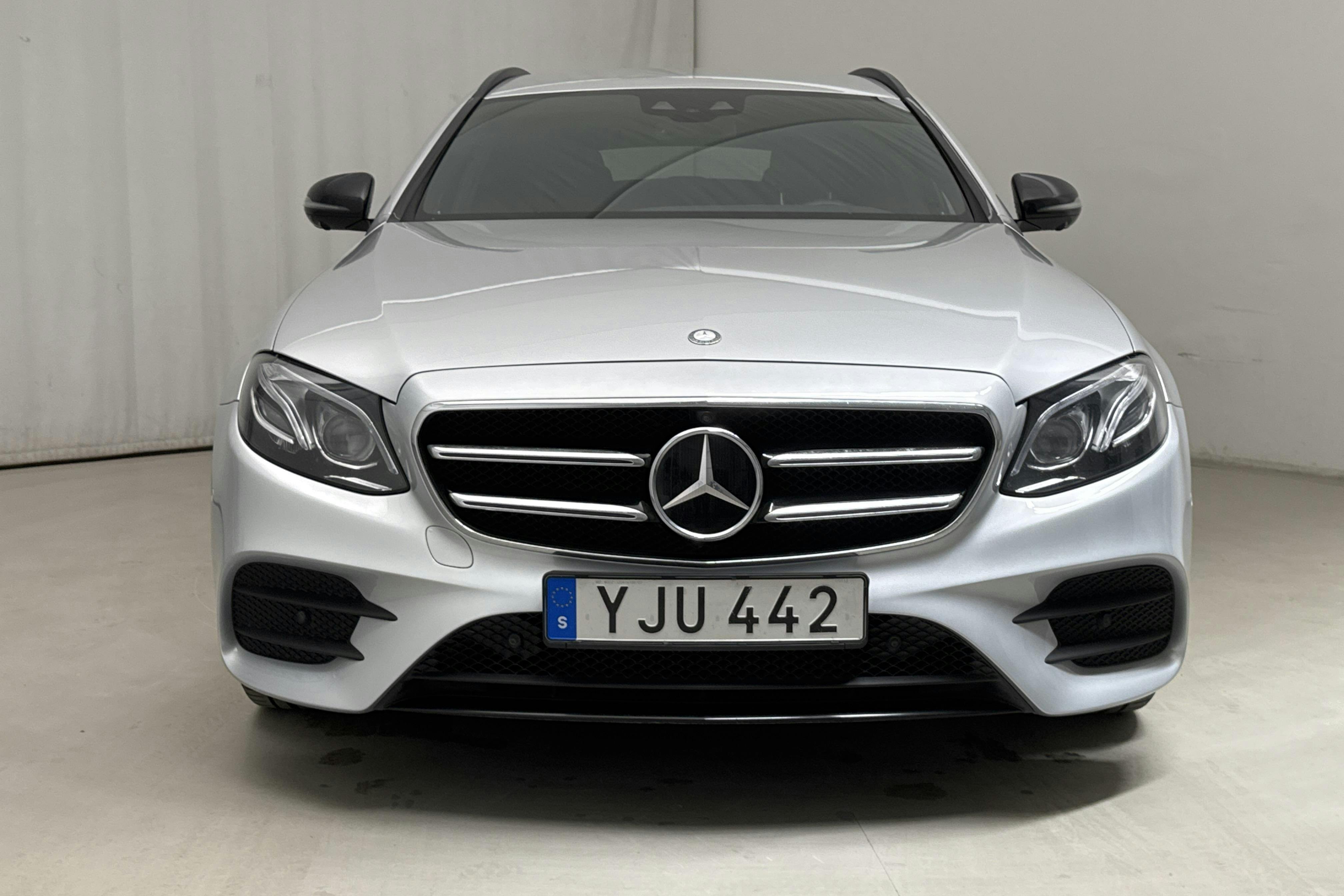 Mercedes E 220 d Kombi S213 (194hk) - 146 250 km - Automatyczna - srebro - 2017