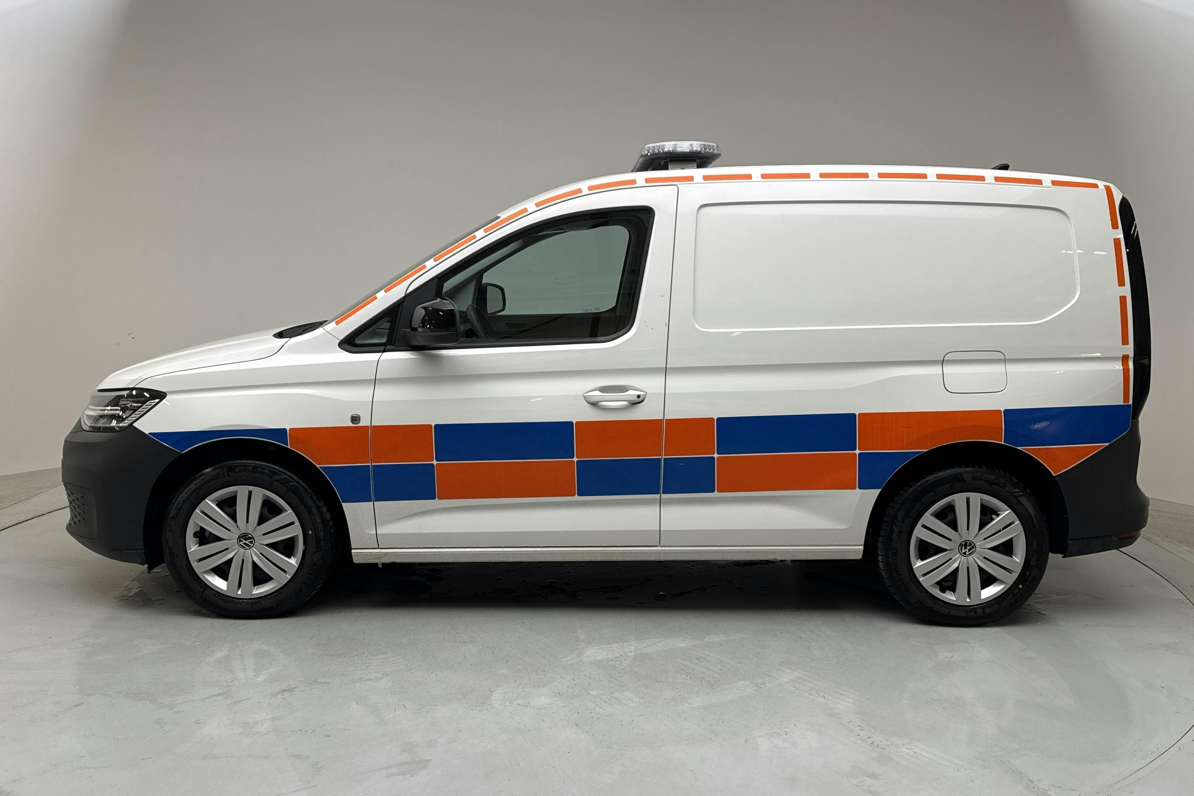 VW Caddy Cargo 2.0 TDI Skåp 4MOTION (122hk) - 13 450 km - Manuaalinen - valkoinen - 2023