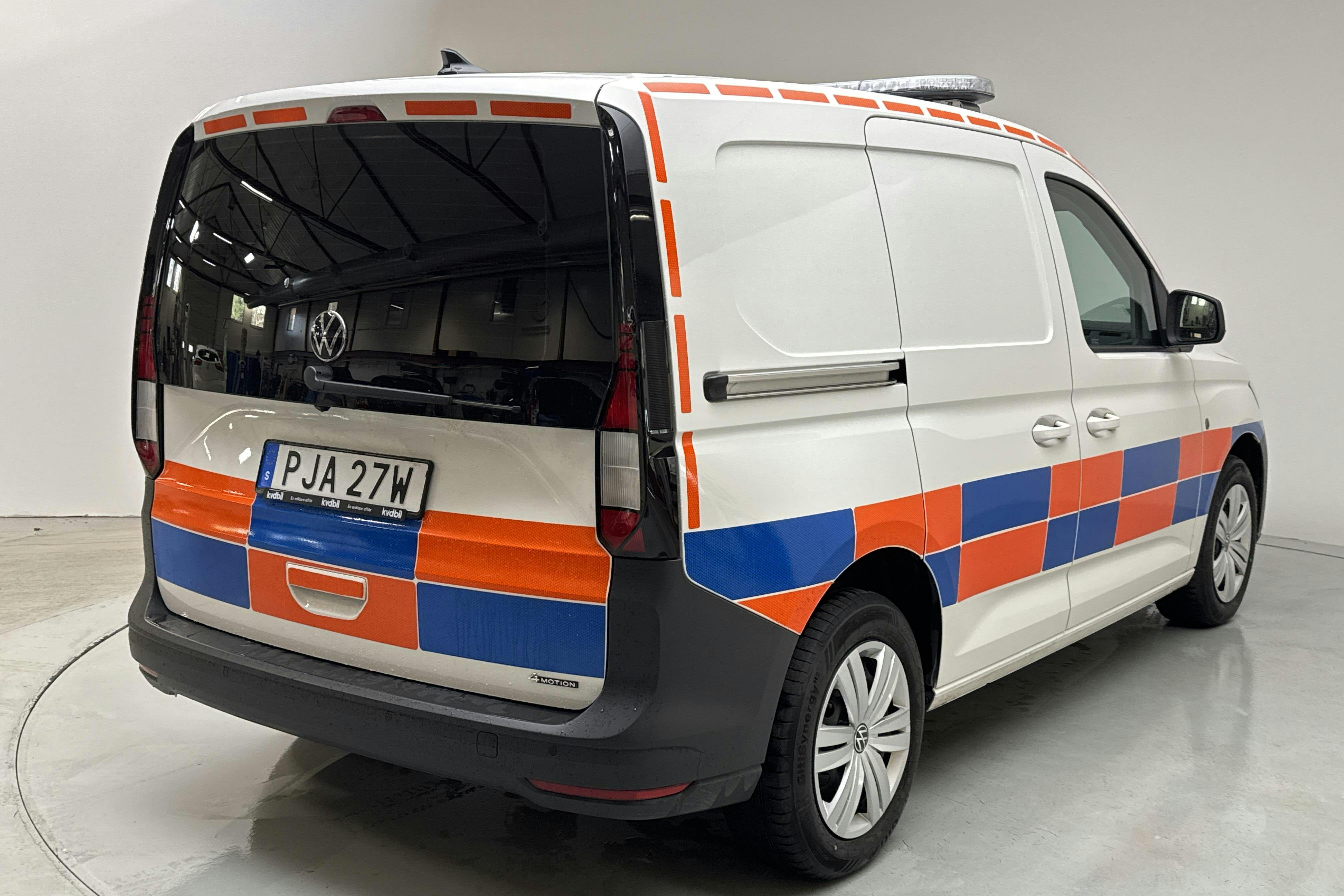 VW Caddy Cargo 2.0 TDI Skåp 4MOTION (122hk) - 13 450 km - Manuaalinen - valkoinen - 2023