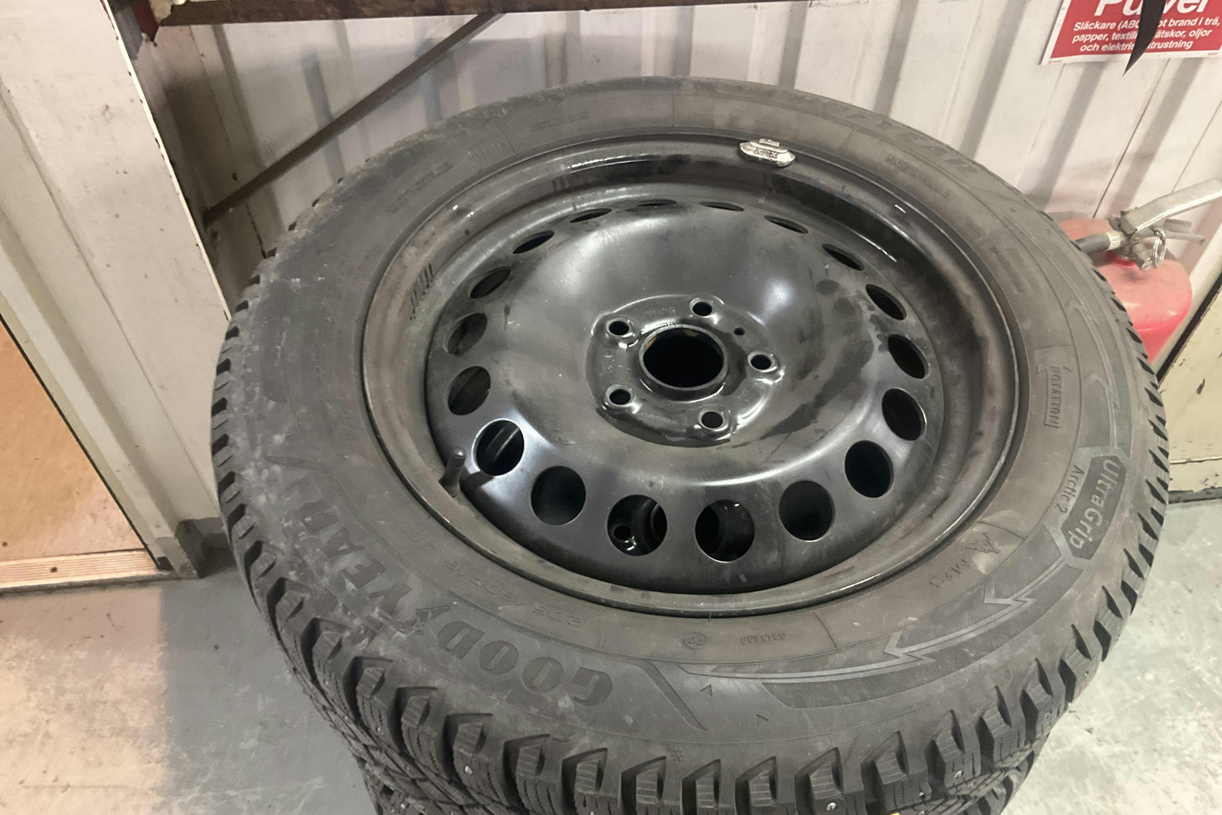 VW Caddy Cargo 2.0 TDI Skåp 4MOTION (122hk) - 13 450 km - Manuaalinen - valkoinen - 2023