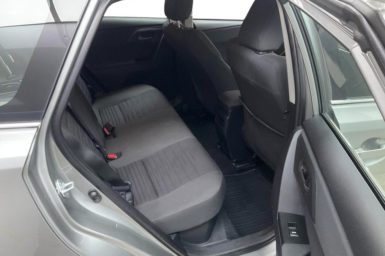 Toyota Auris 1.8 HSD Touring Sports (136hk) - 99 480 km - Automatic - Light Grey - 2018