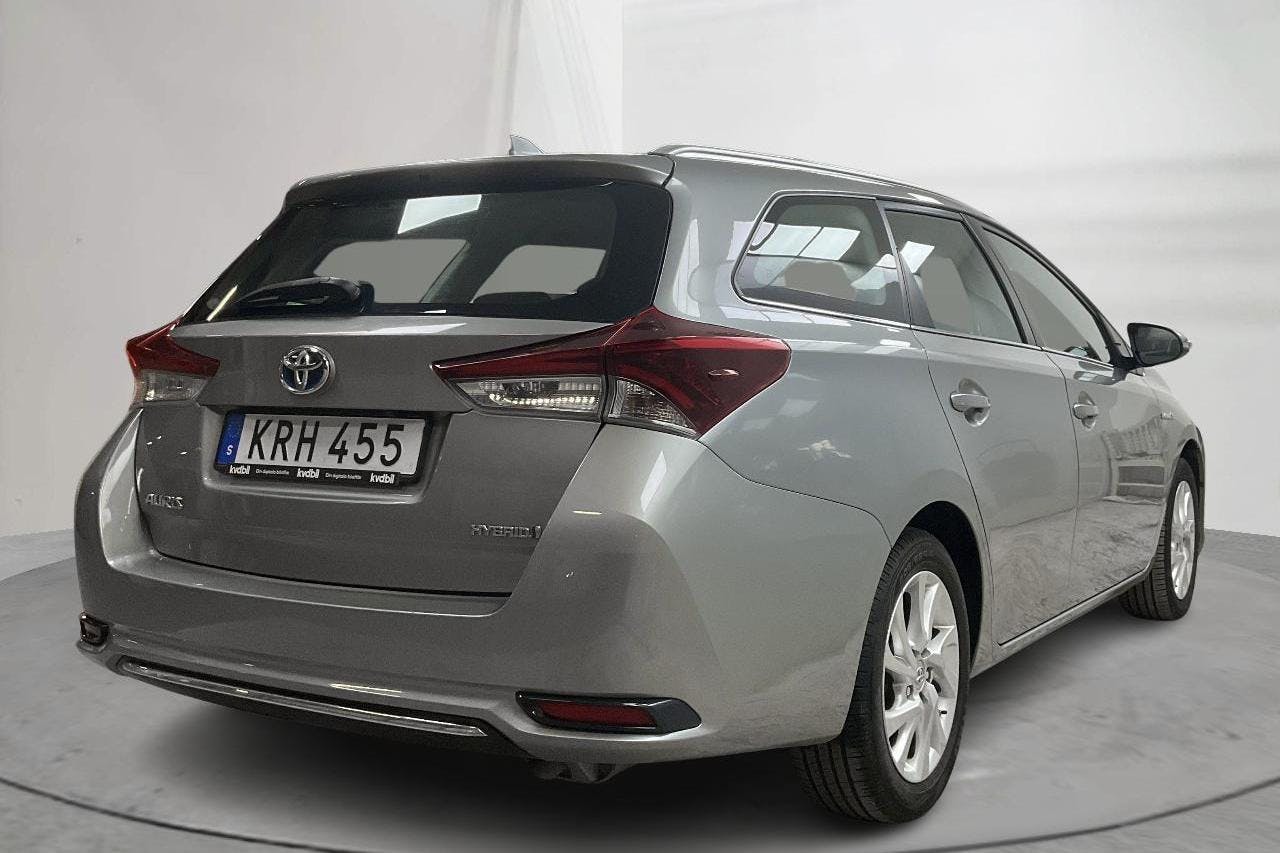 Toyota Auris 1.8 HSD Touring Sports (136hk) - 99 480 km - Automatic - Light Grey - 2018