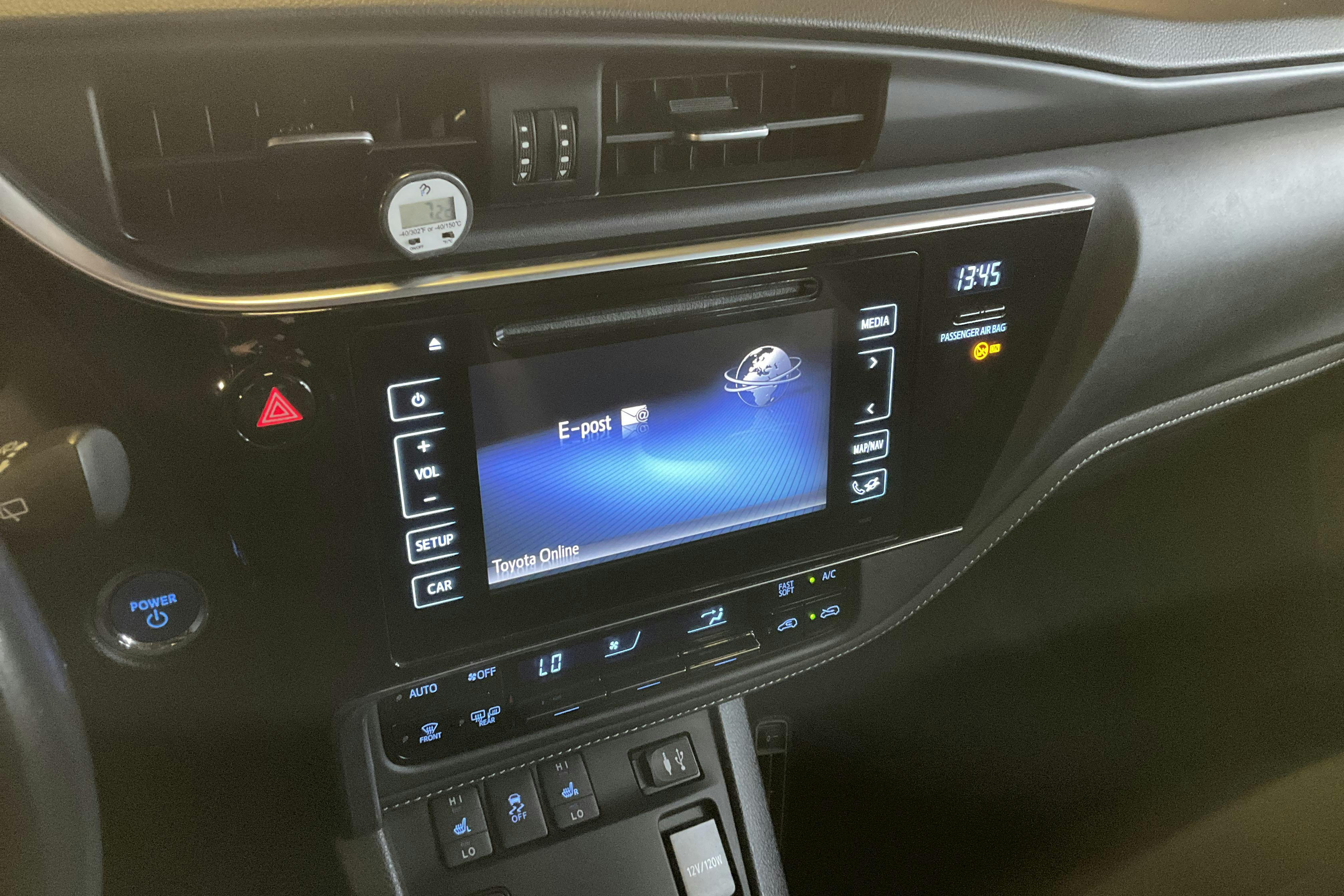 Toyota Auris 1.8 HSD Touring Sports (136hk) - 99 480 km - Automatic - Light Grey - 2018