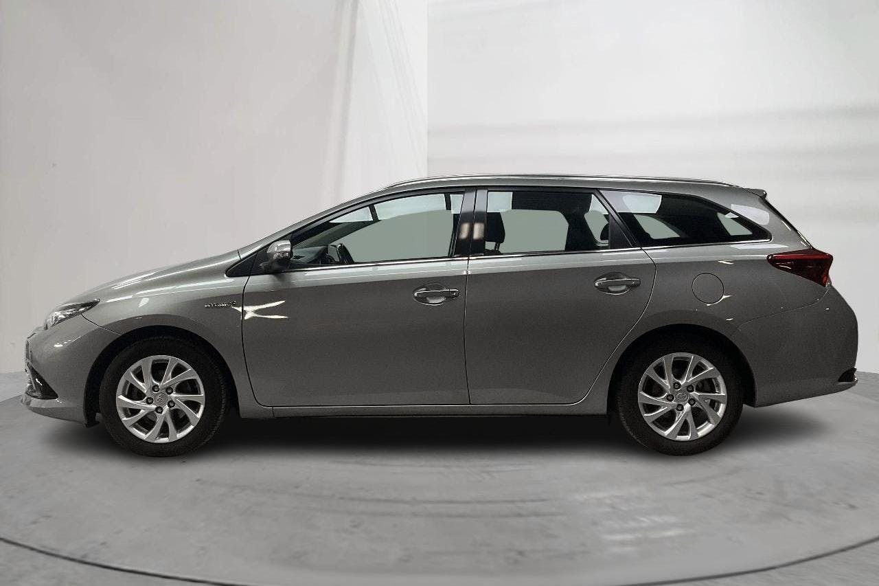 Toyota Auris 1.8 HSD Touring Sports (136hk) - 99 480 km - Automatic - Light Grey - 2018