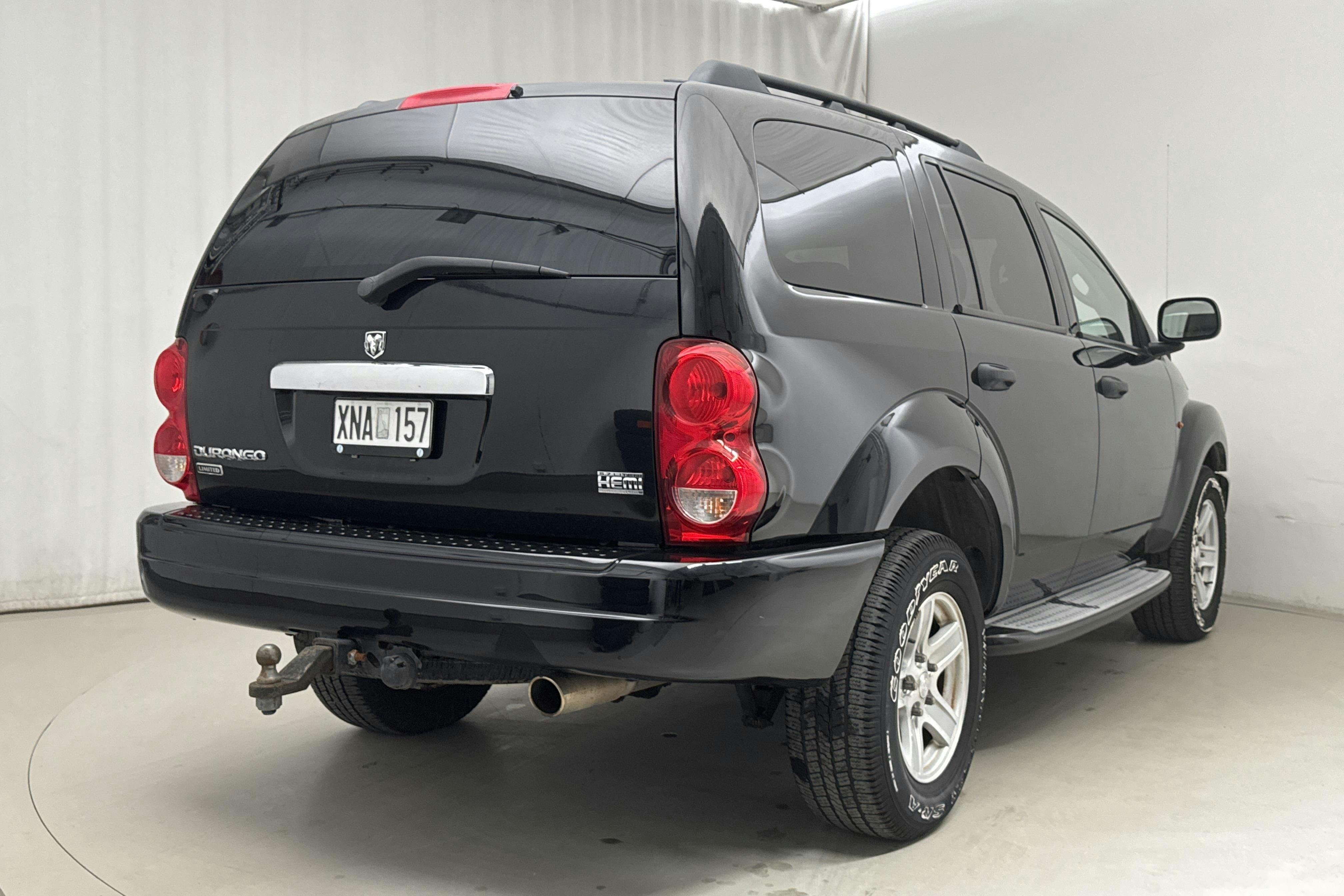 Dodge Durango 5.7 L Hemi V8 4WD (340hk) - 80 540 km - Automaattinen - musta - 2004