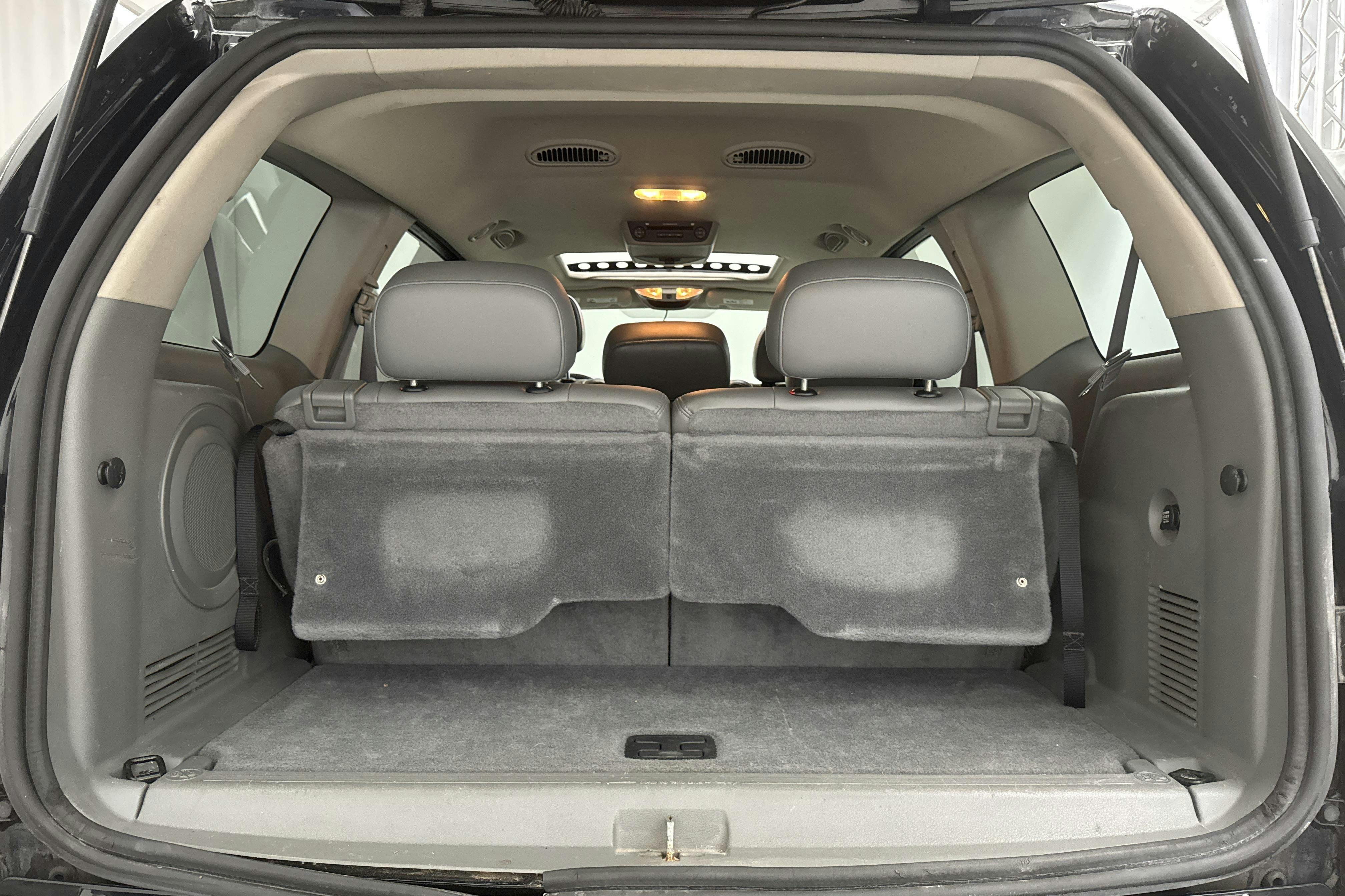 Dodge Durango 5.7 L Hemi V8 4WD (340hk) - 80 540 km - Automaattinen - musta - 2004