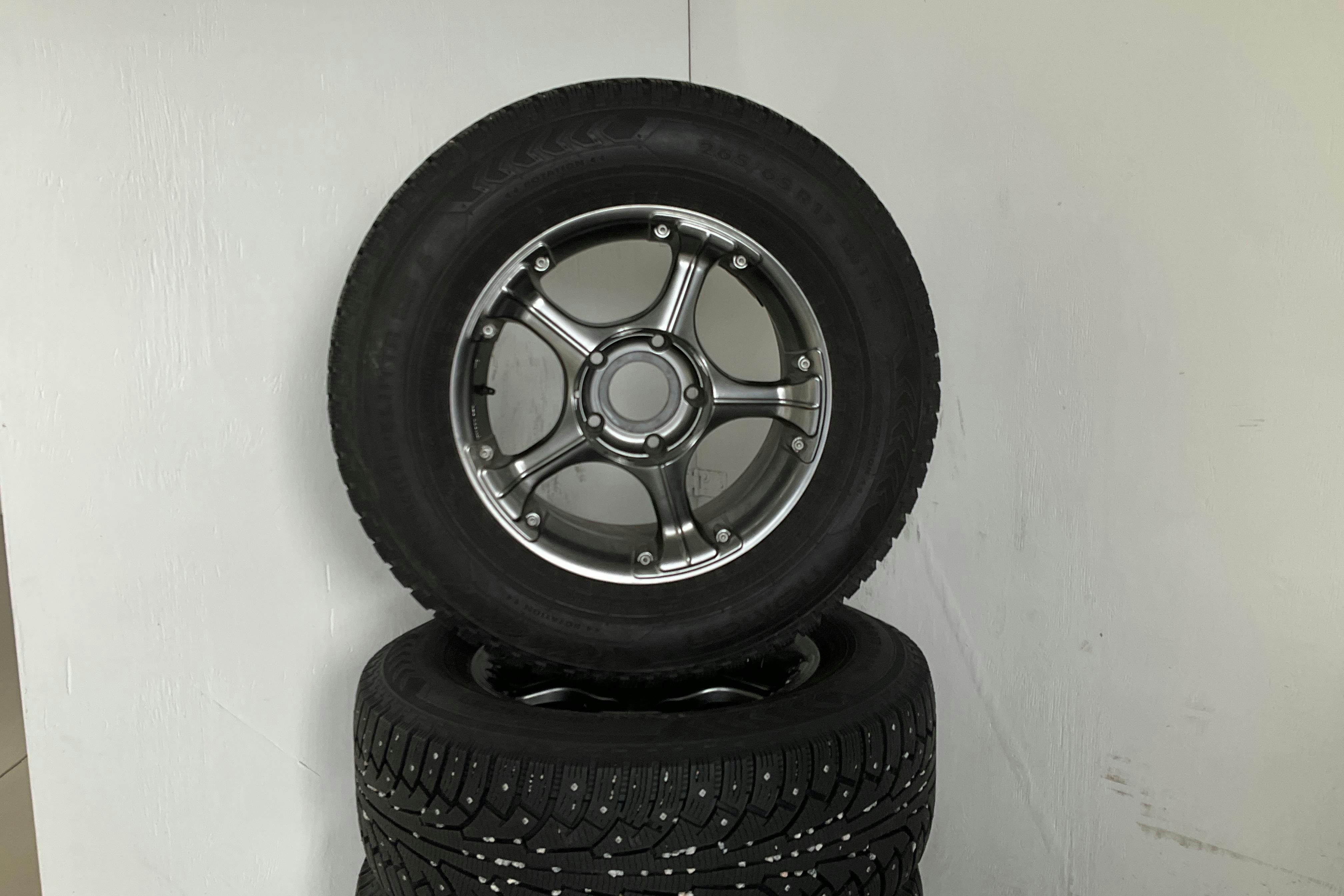 Dodge Durango 5.7 L Hemi V8 4WD (340hk) - 80 540 km - Automaattinen - musta - 2004